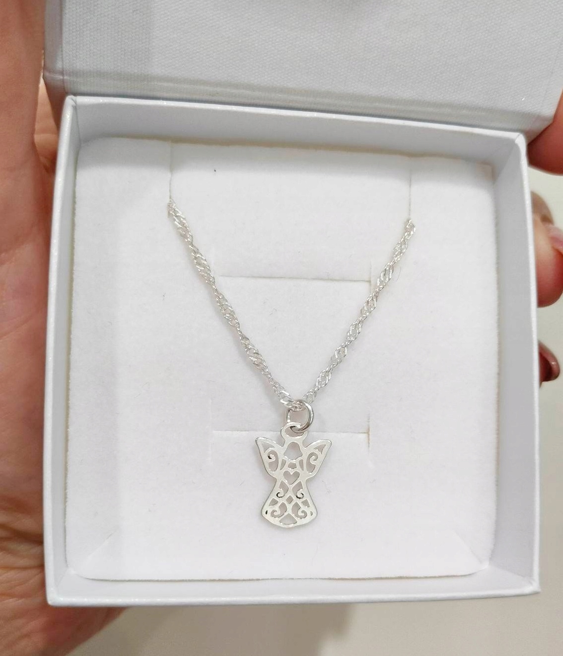 NASZYJNIK SREBRNY Z ANIOŁKIEM I KOMUNIA ŚW GRAWER SREBRO 925 Marka EArkadia