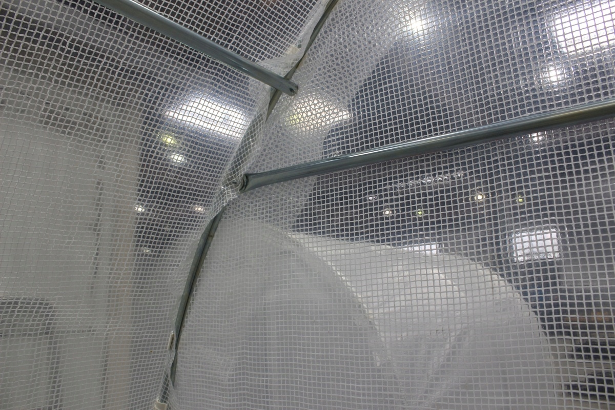 PLANDEKA MLECZNA ZBROJONA 2,7X10M ZBROJONA 180G/M2 Wysokość produktu 1 cm