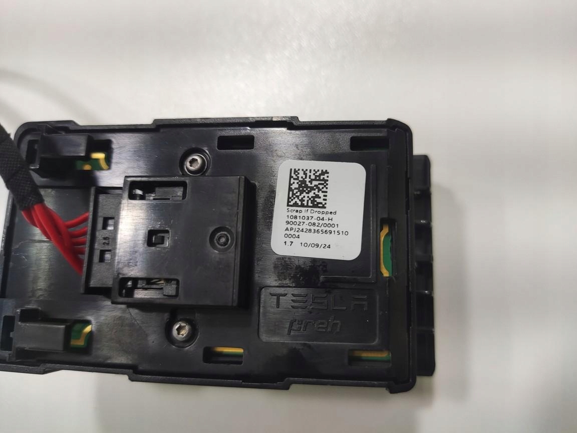 PANEL window control switch left front TESLA MODEL 3 LIFT 2023-2026 1081037-04-H