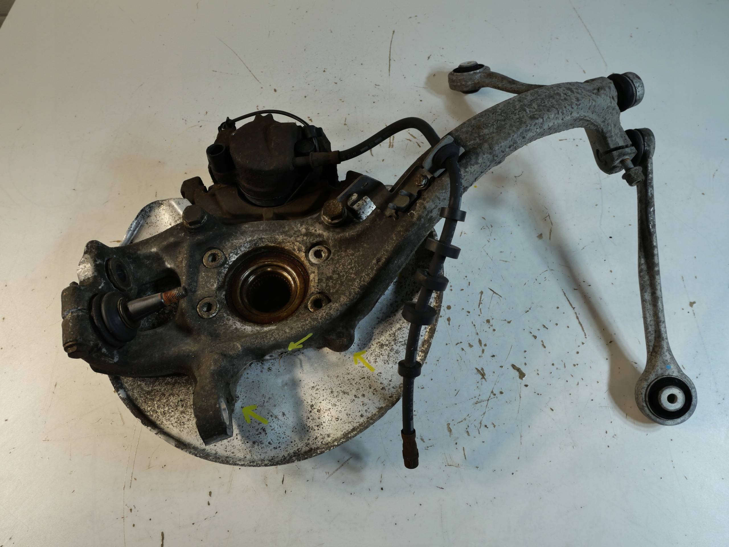 AUDI swing left front 8K0407241
