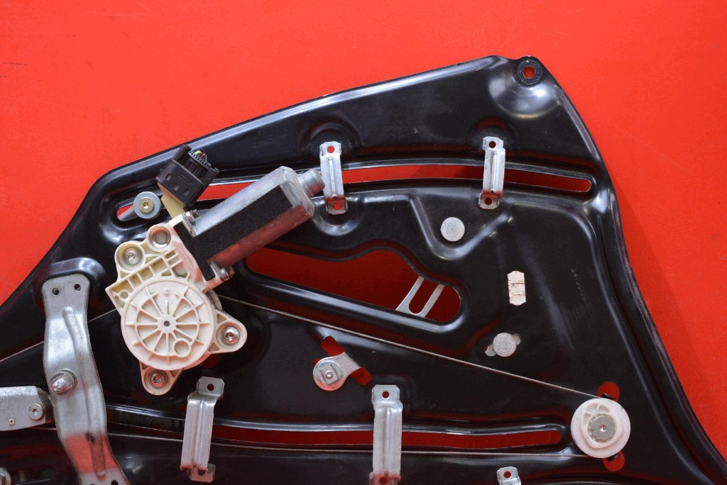 window regulator right rear part A2006700203 MERCEDES CLK C209 COUPE 02-05