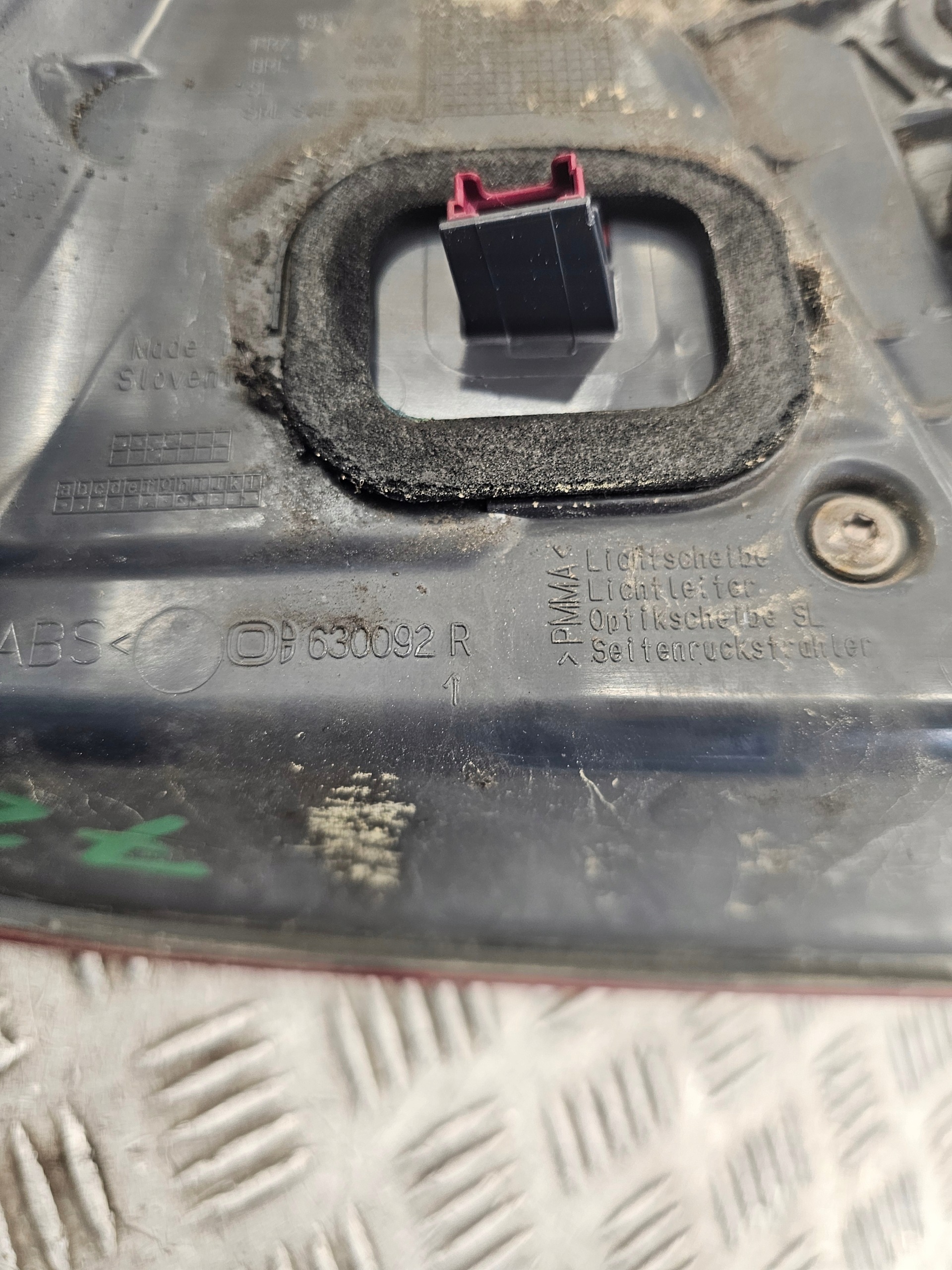 BMW G30 light right rear part 630092R
