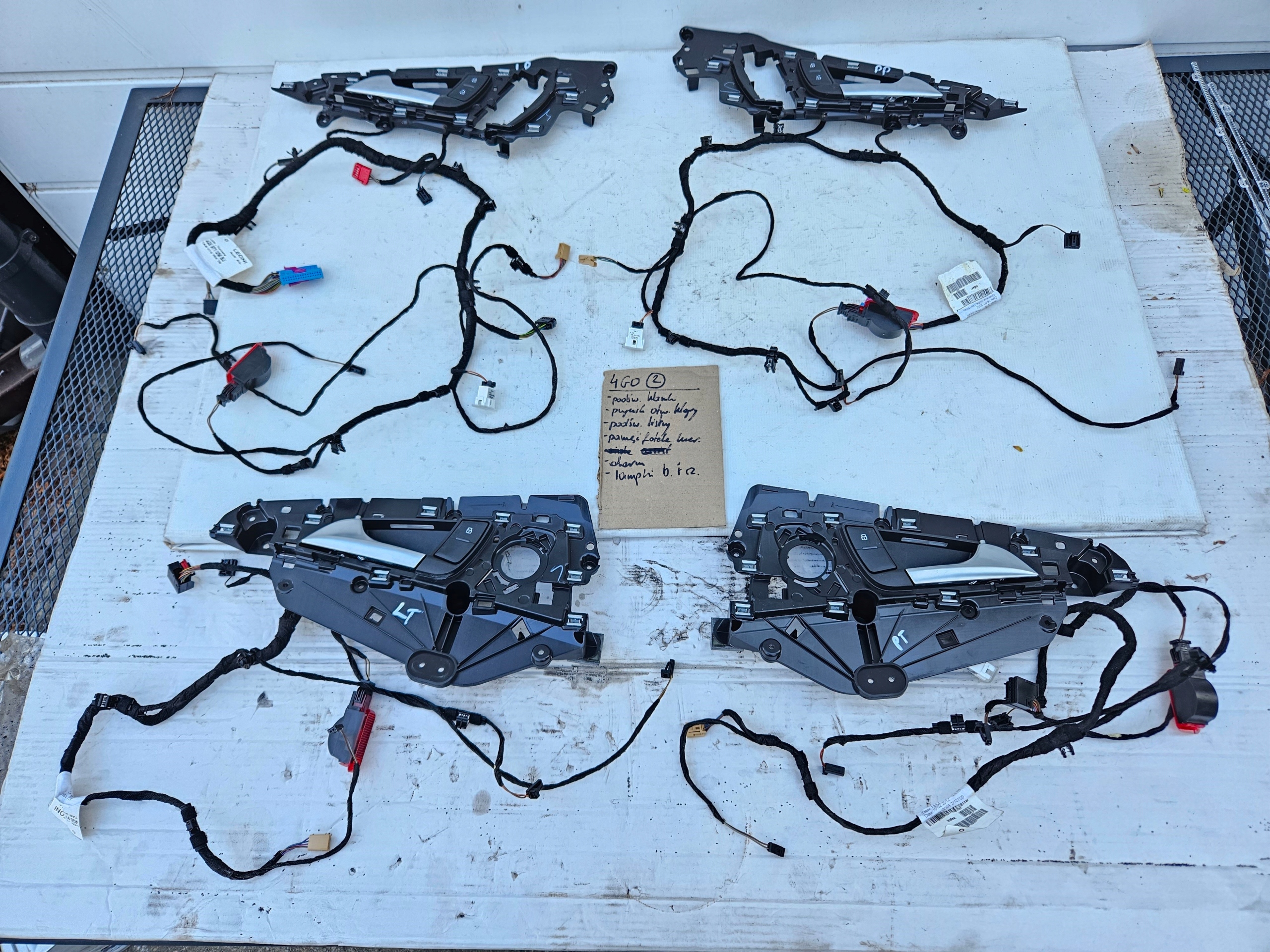 KLAMKI WEWNĘTRZNE PODŚWIETLANE LISTWY DRZWI AMBIENTE AUDI A6 C7 4G