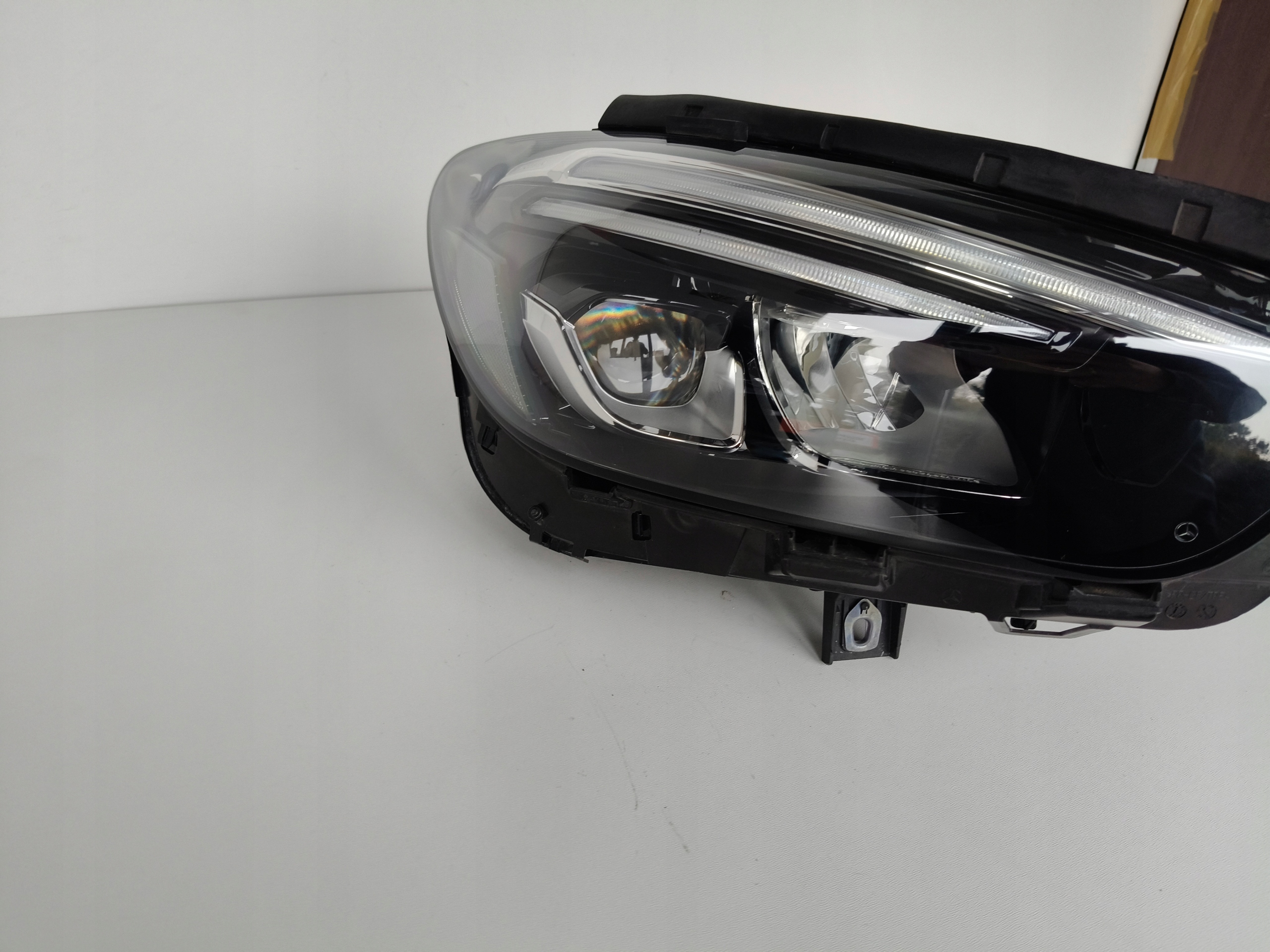 light right REFLEKTOR MERCEDES B-KLASA W247 18- FULL LED
