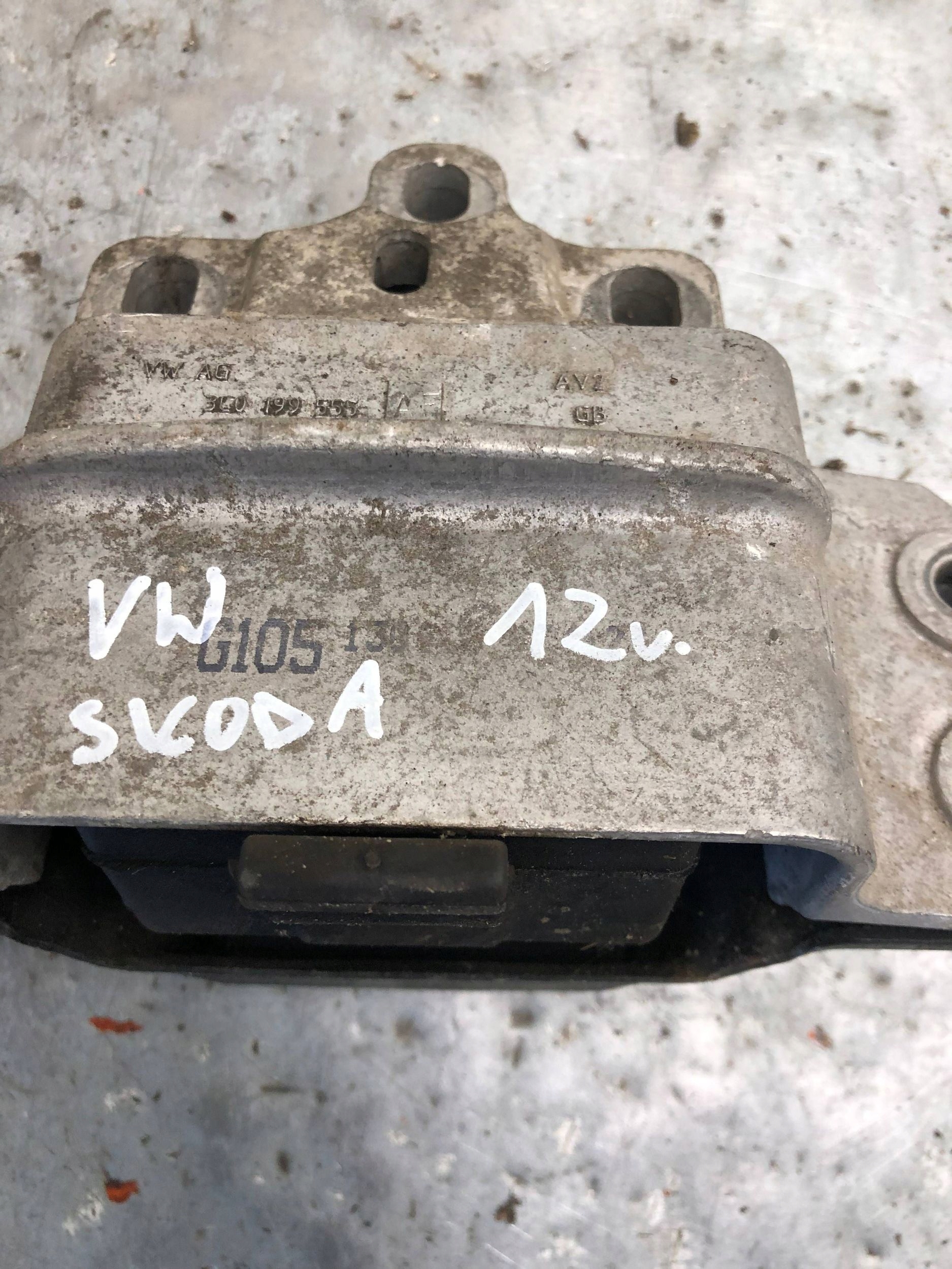 holder engine mount VW SKODA 3C0199555AF