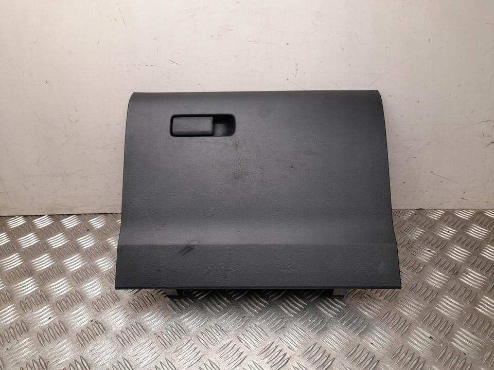 бардачок mazda CX-30 DM 2022 DFR564051