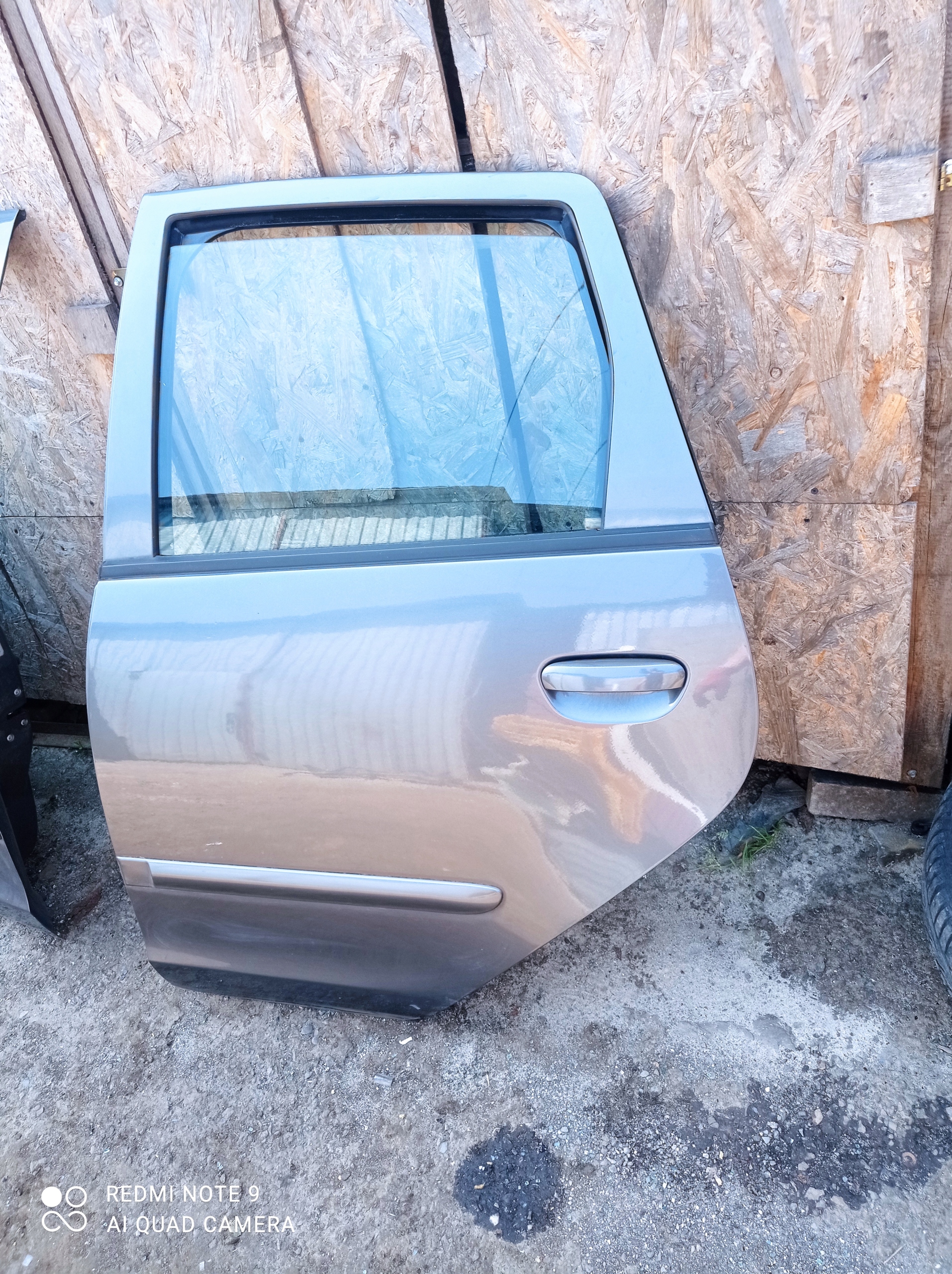 Drzwi Lewy Tył Mitsubishi Colt Z30 21H