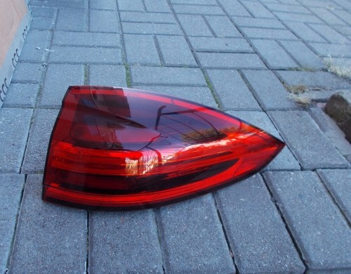 LAMPA TYLNA PRAWA PORSCHE CAYENNE 92A 2014-2017 ORYGINAŁ 95863106201