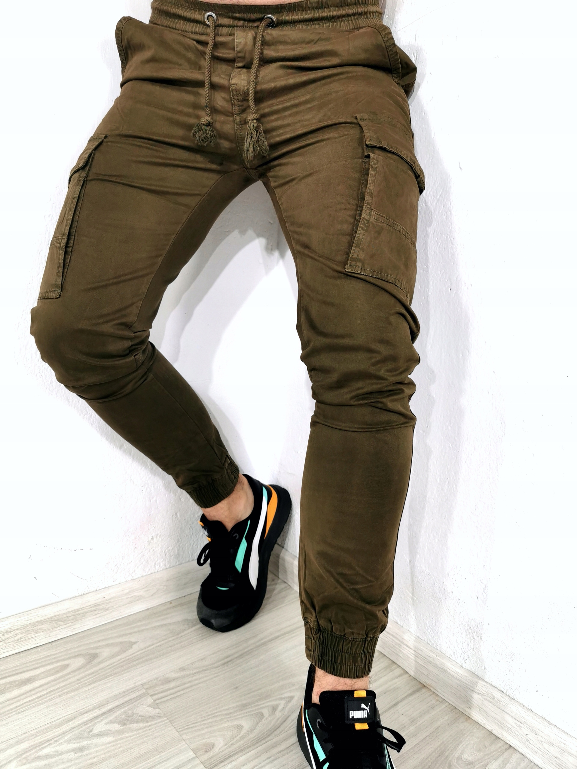 Pánské jogger kalhoty hnědé/khaki kapsáče Ctb 33