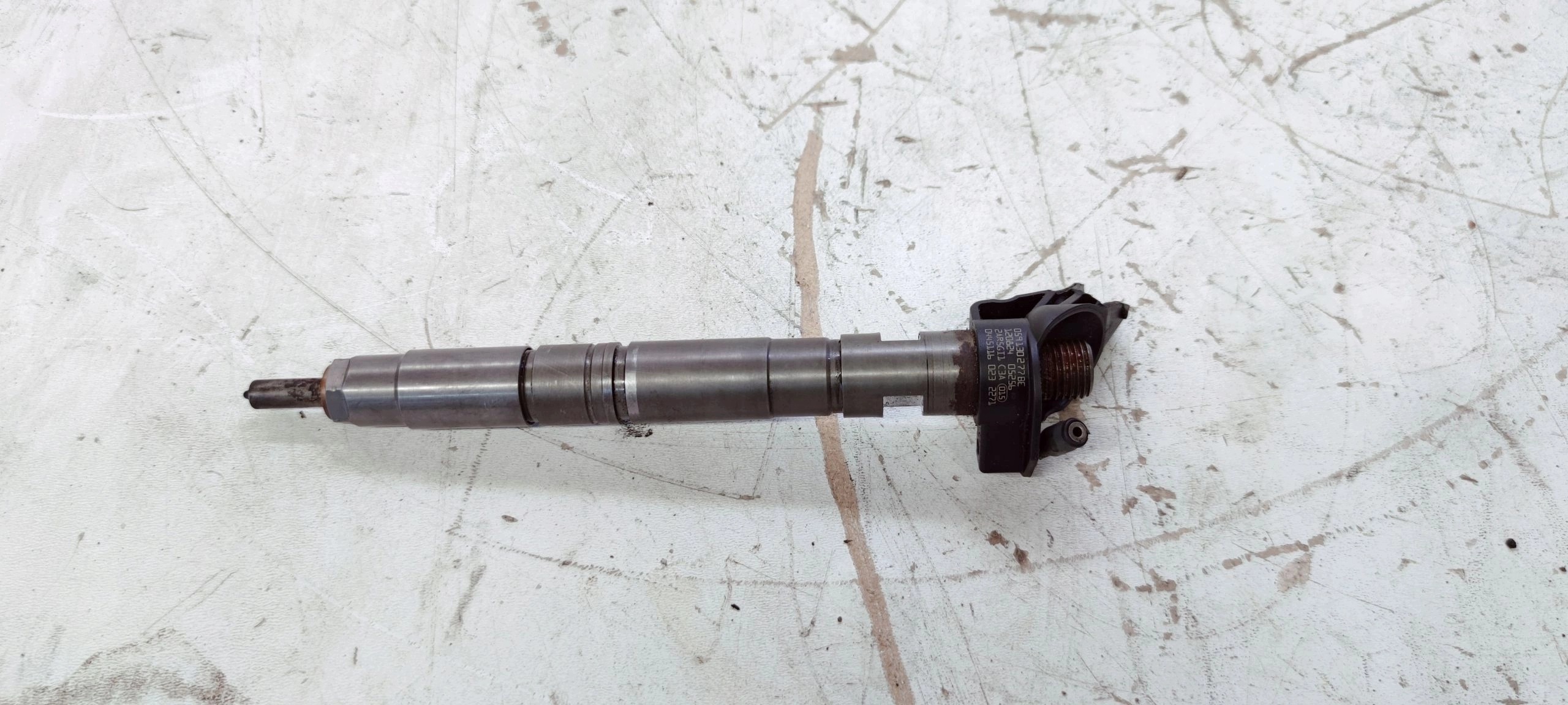 injector nozzle AUDI A4 A6 059130277BE damag.