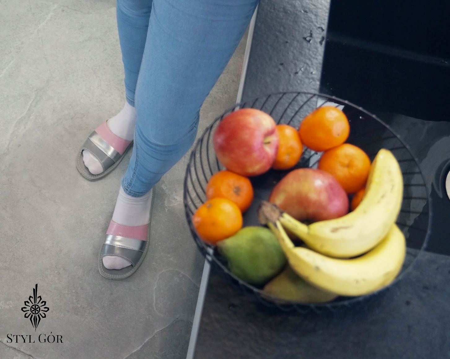 Pantofle, Laczki Damskie, Kapcie Skórzane, Bardzo lekkie Obuwie domowe r.42 Model Wsuwane kapcie damskie z naturalnej skóry