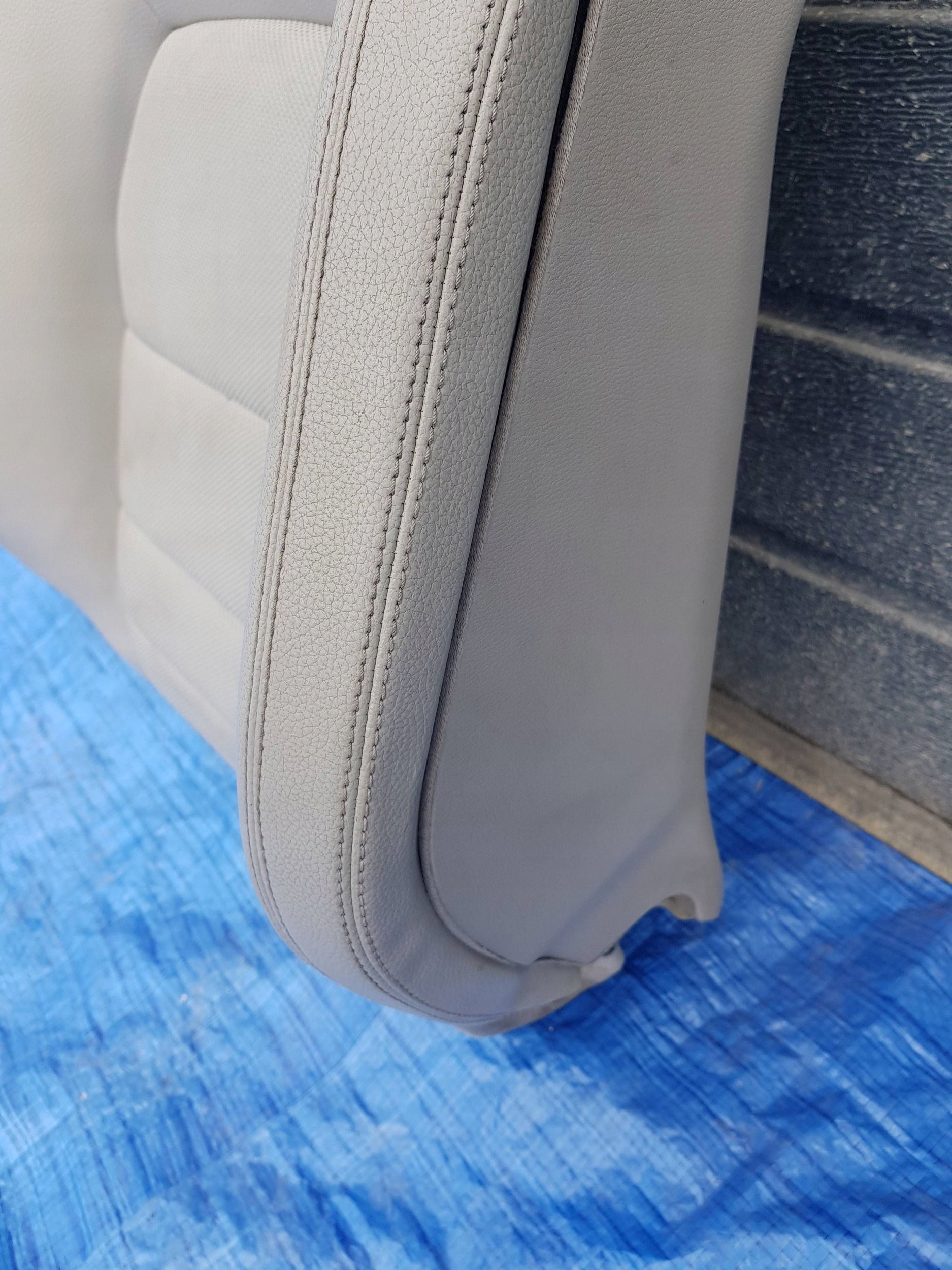 seat driver´s front left Mercedes E C207 W207 OPARCIE
