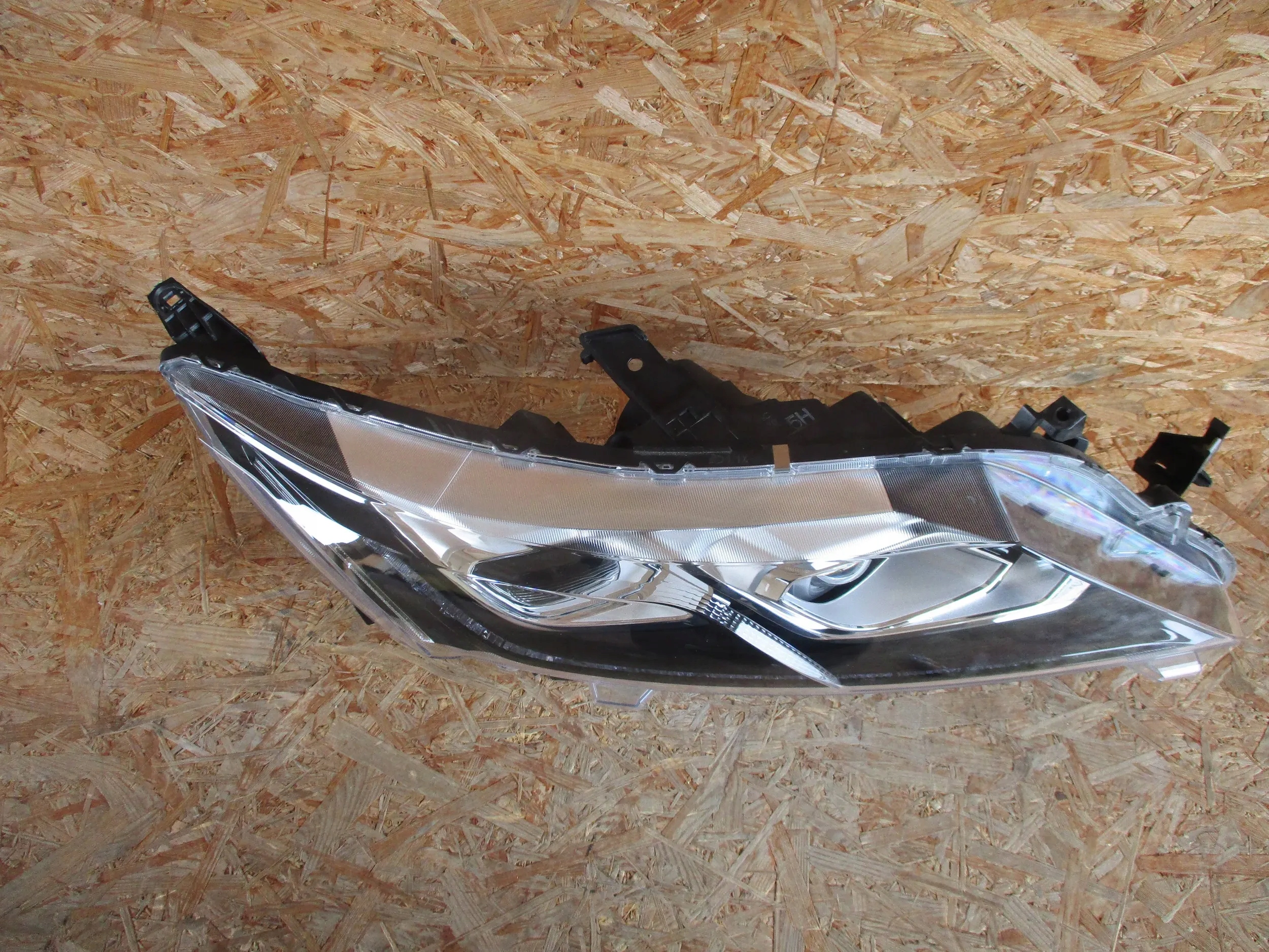 light front front right MITSUBISHI ECLIPSE CROSS FULL LED 17