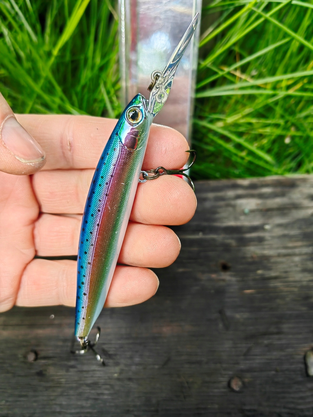 Japoński Wobler Smith Cherry Blood Pływający 90 mm 10,2G 2.3M Deep #018