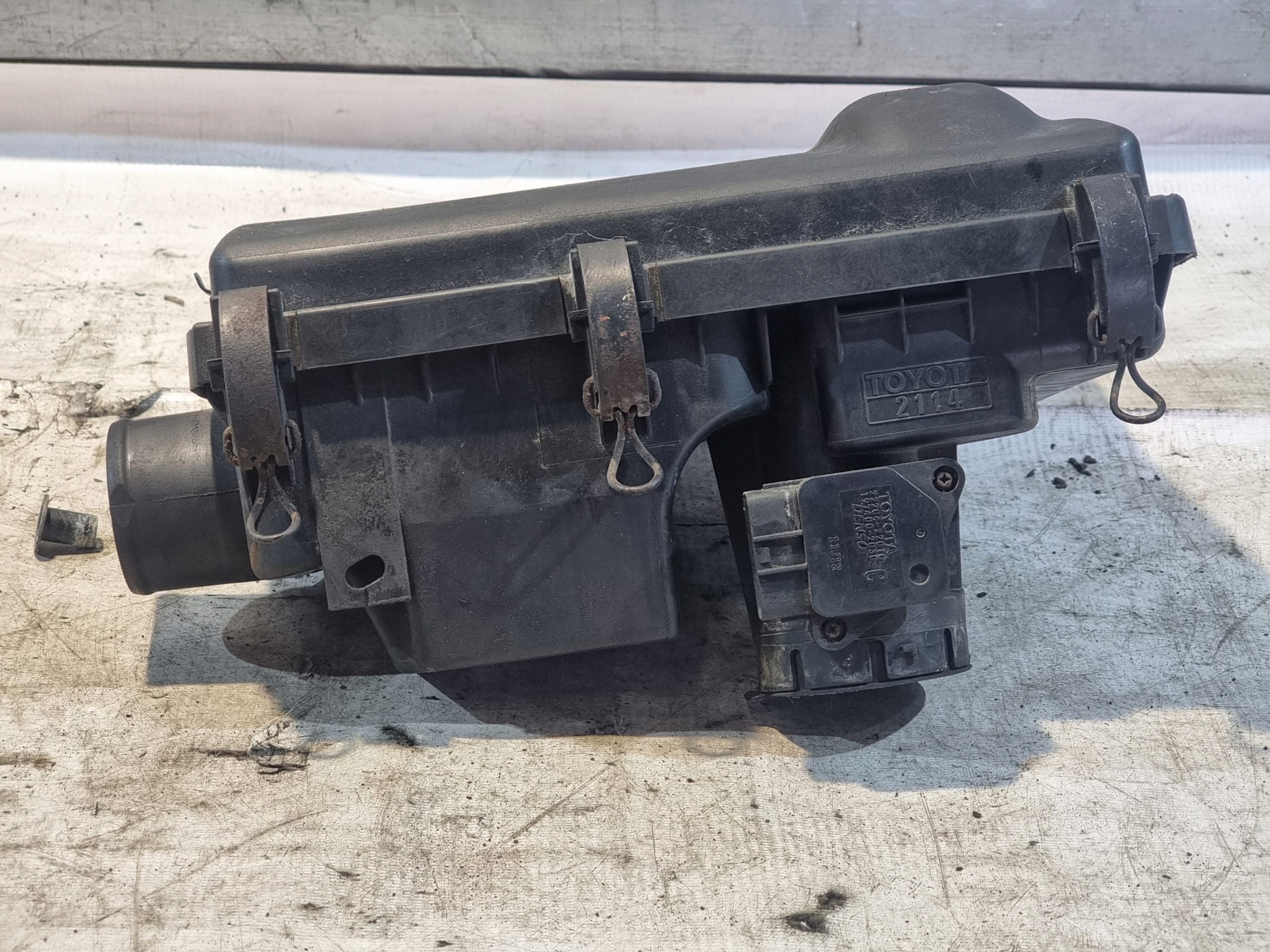 Gehäuse filter luft Luftmassenmesser TOYOTA PRIUS II 08r