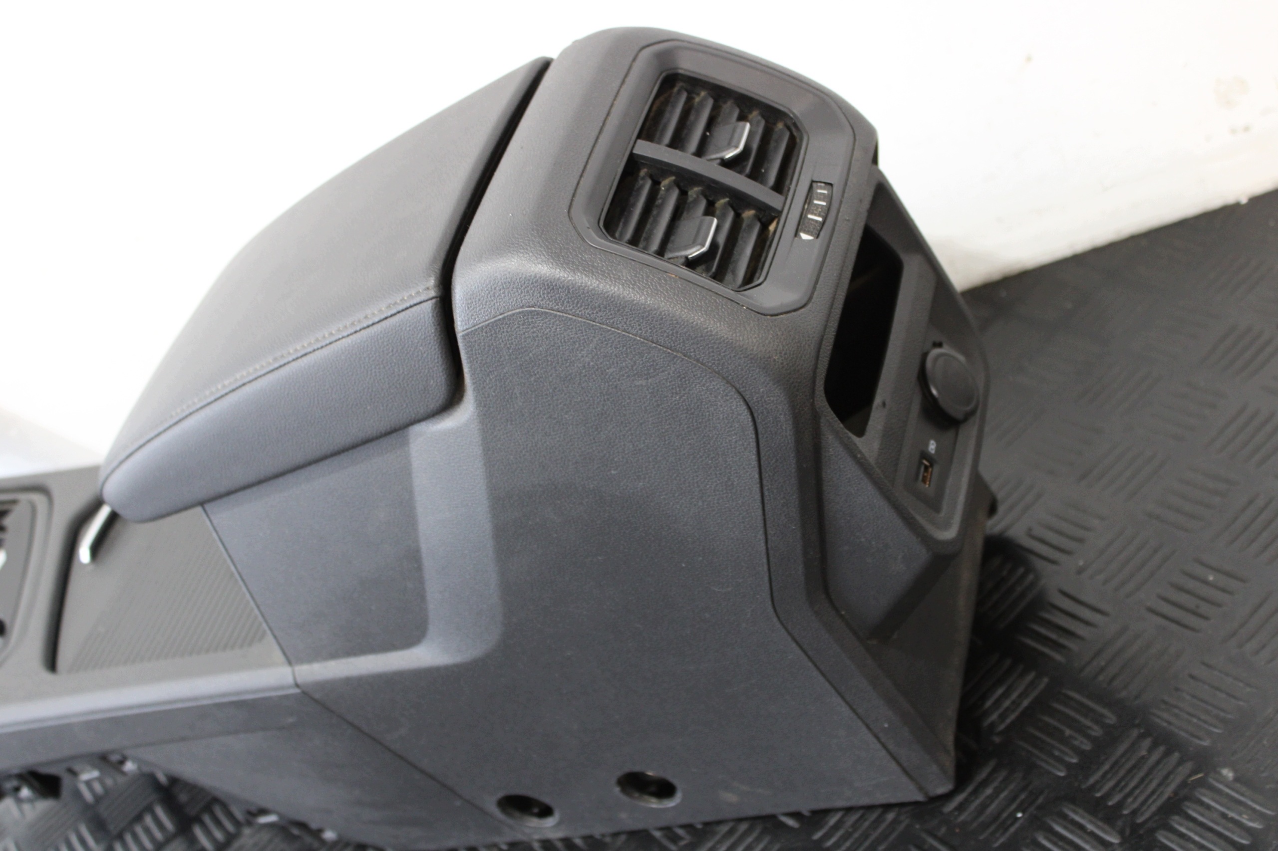 TUNEL central armrest VW TIGUAN II 2 5NA ALLSPACE