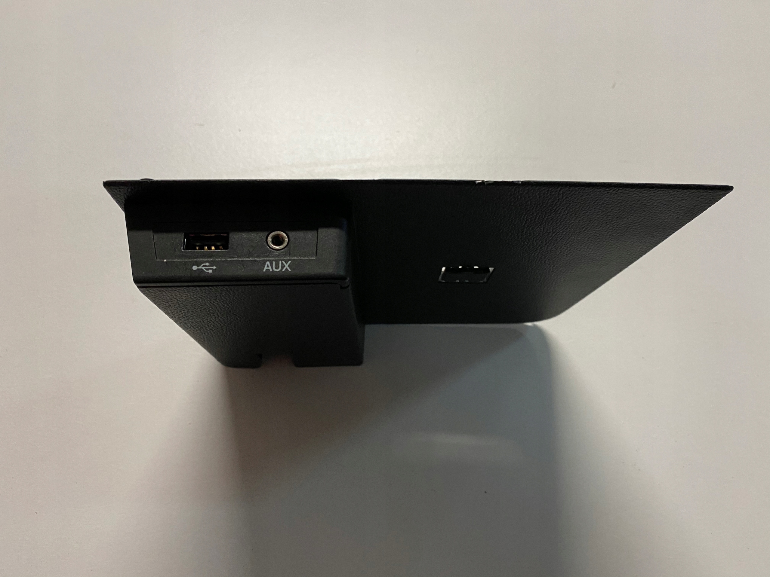 5Q0035724 - Панель інтерфейсу USB AUX rapid Toledo IV 5JB857367B