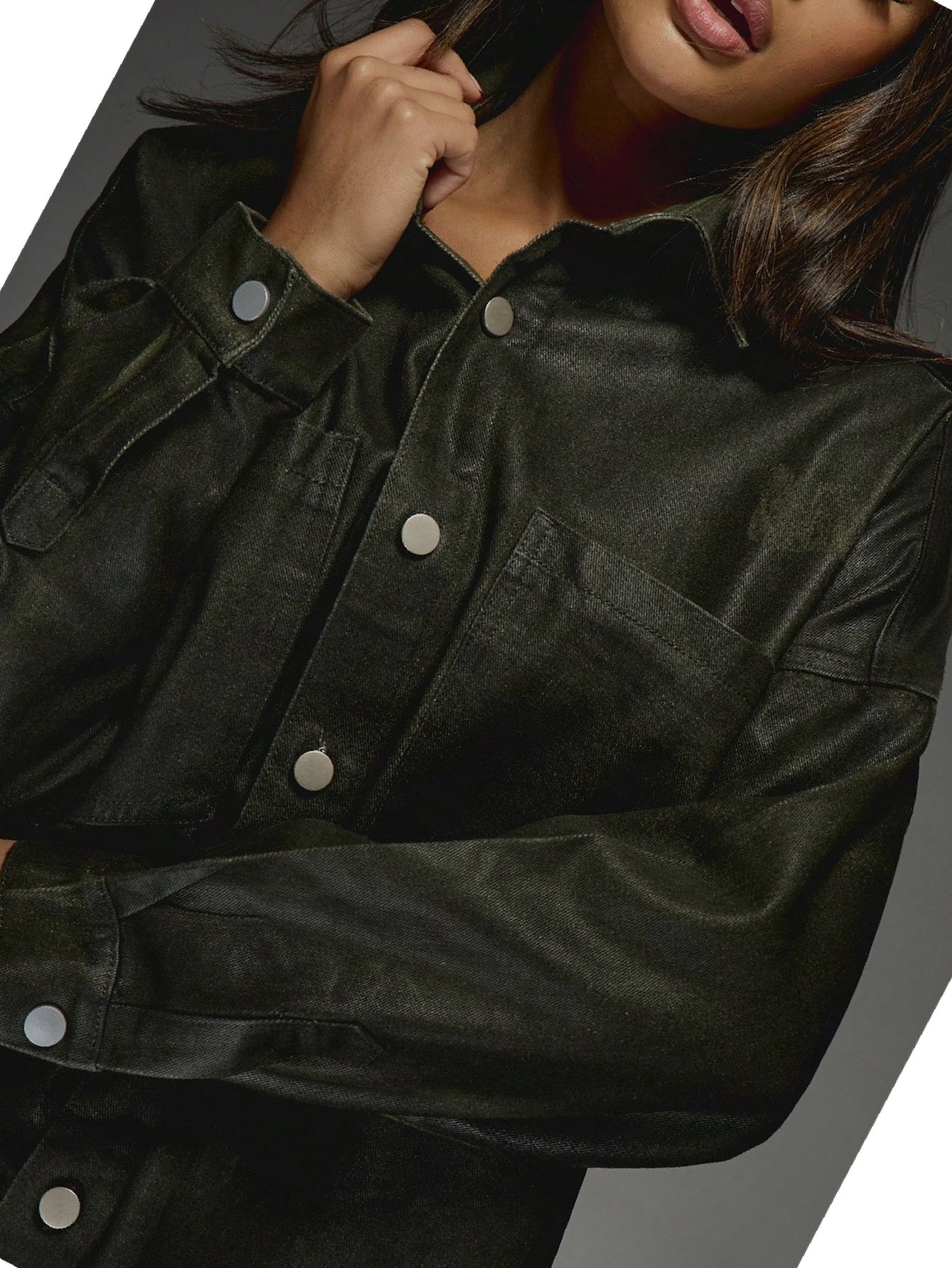 Bunda se sníženými rameny Missguided Džínová voskovaná košilová XL