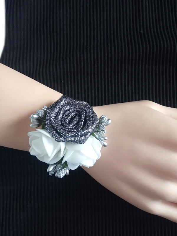 K27 _W * Kotylion korsarz na rękę ŚLUB STUDNIÓWKA POŁOWINKI z różami