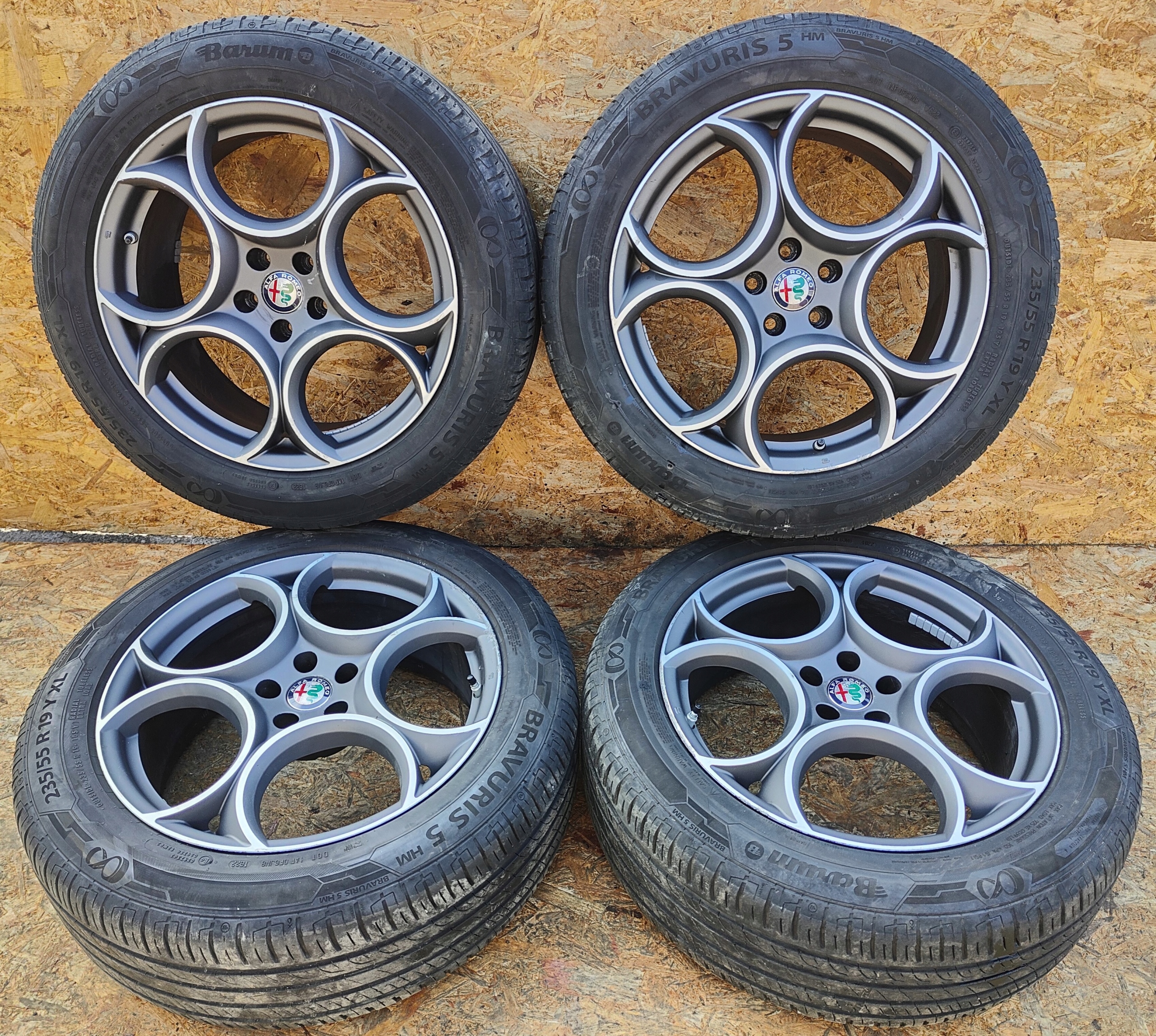 KOŁA FELGI ALFA ROMEO STELVIO BARUM BRAVURIS 5 235 55 R19 2022 !!!