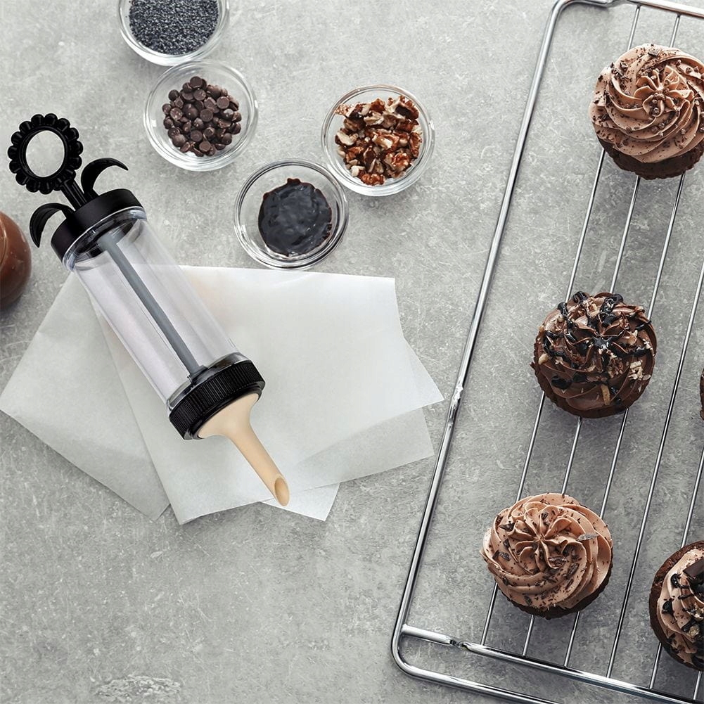 Dekorator do kremu ciast tortów MISTY 18 cm 150 ml Kod producenta 10-111-065