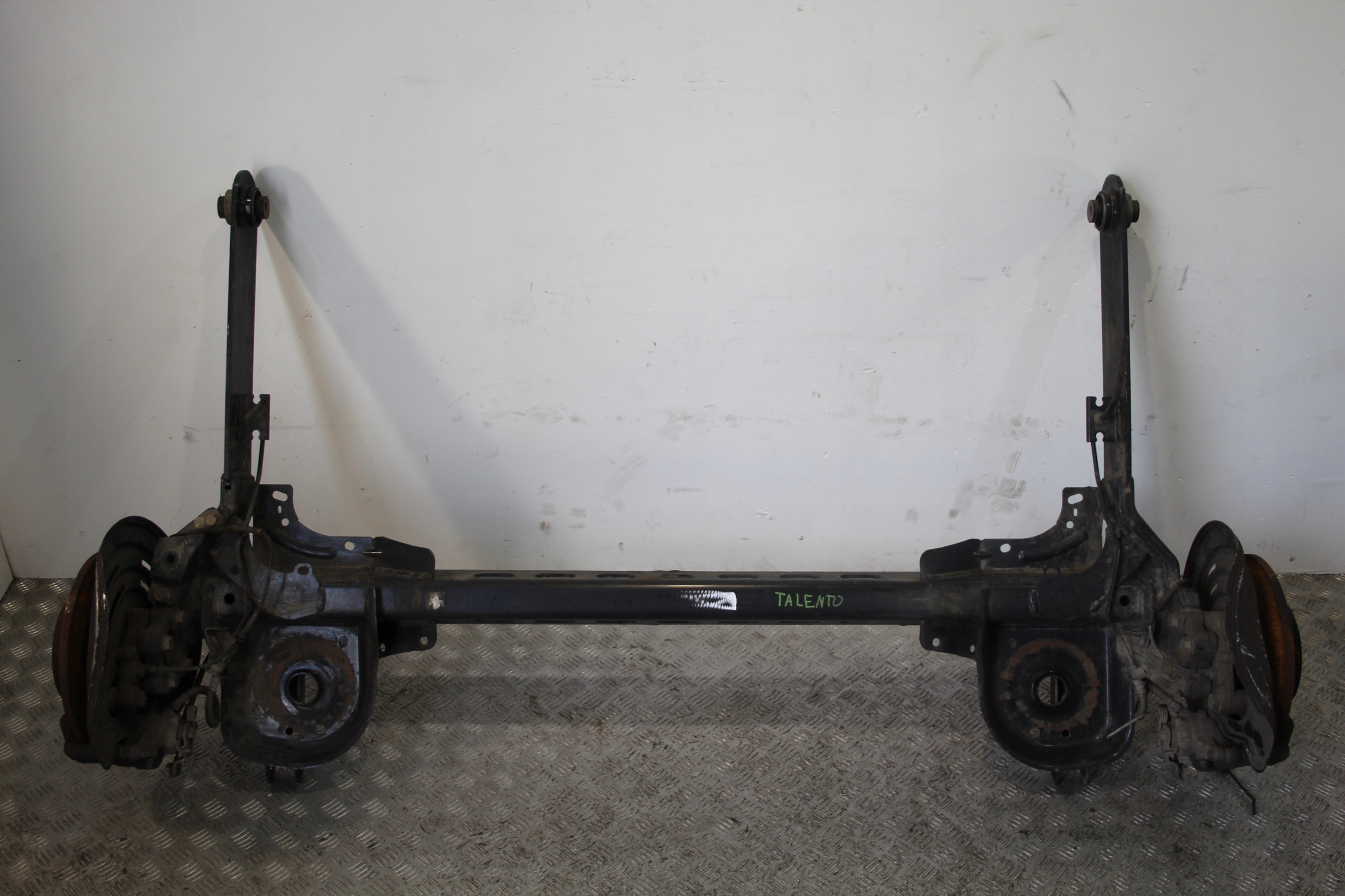 OŚ BELKA TYŁ ZAWIESZENIE FIAT TALENTO II 2