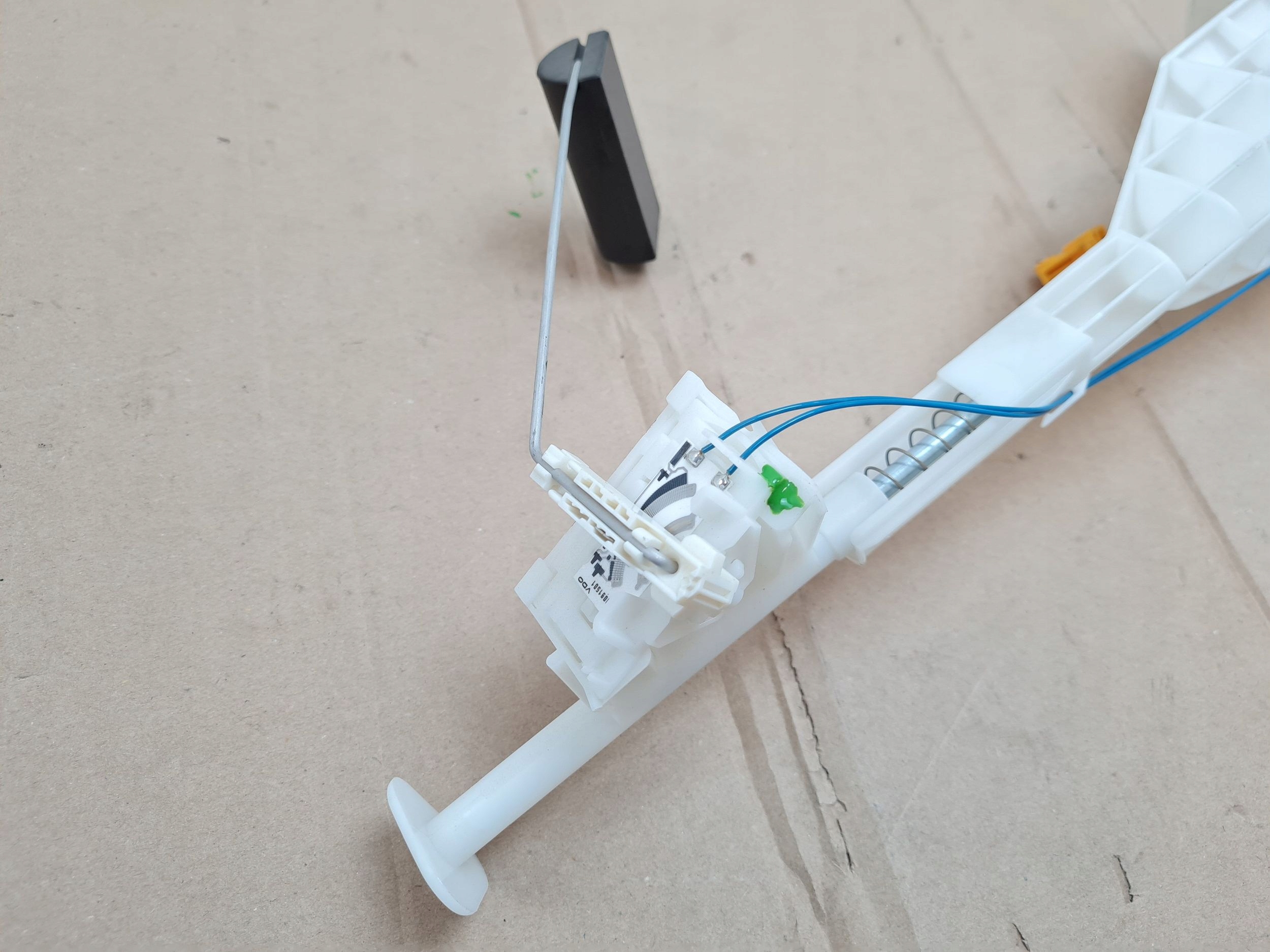 2011 PORSCHE 911 997 датчик уровня топлива 99762083300