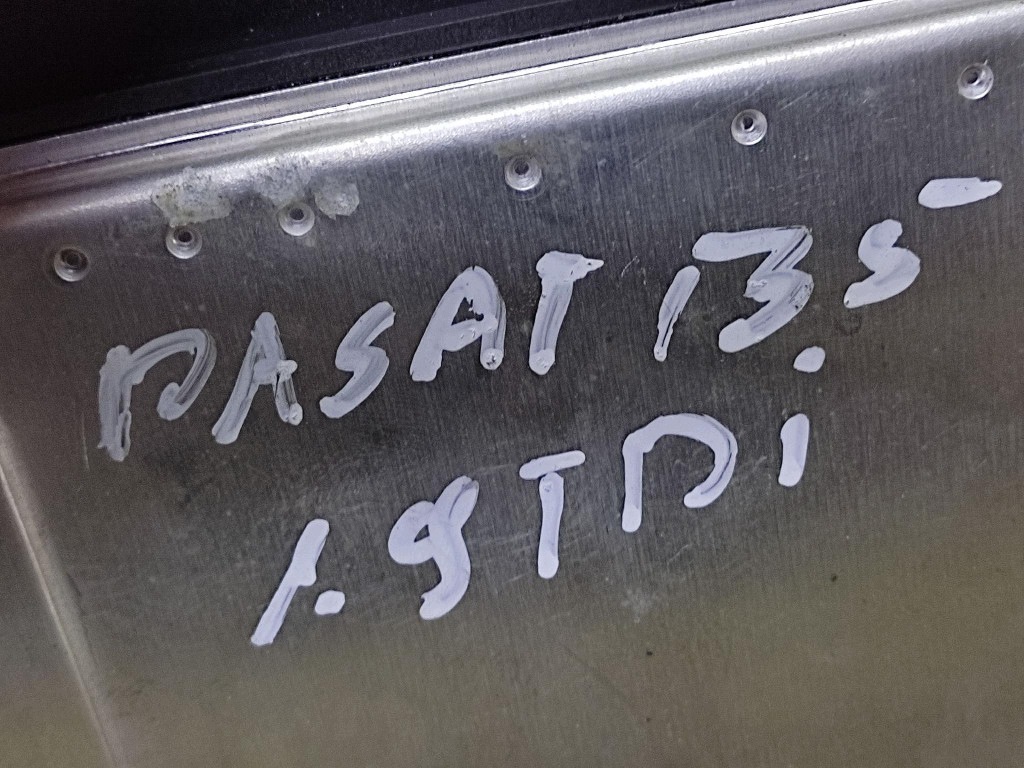 VW PASSAT B5 control unit of the engine 0281010543