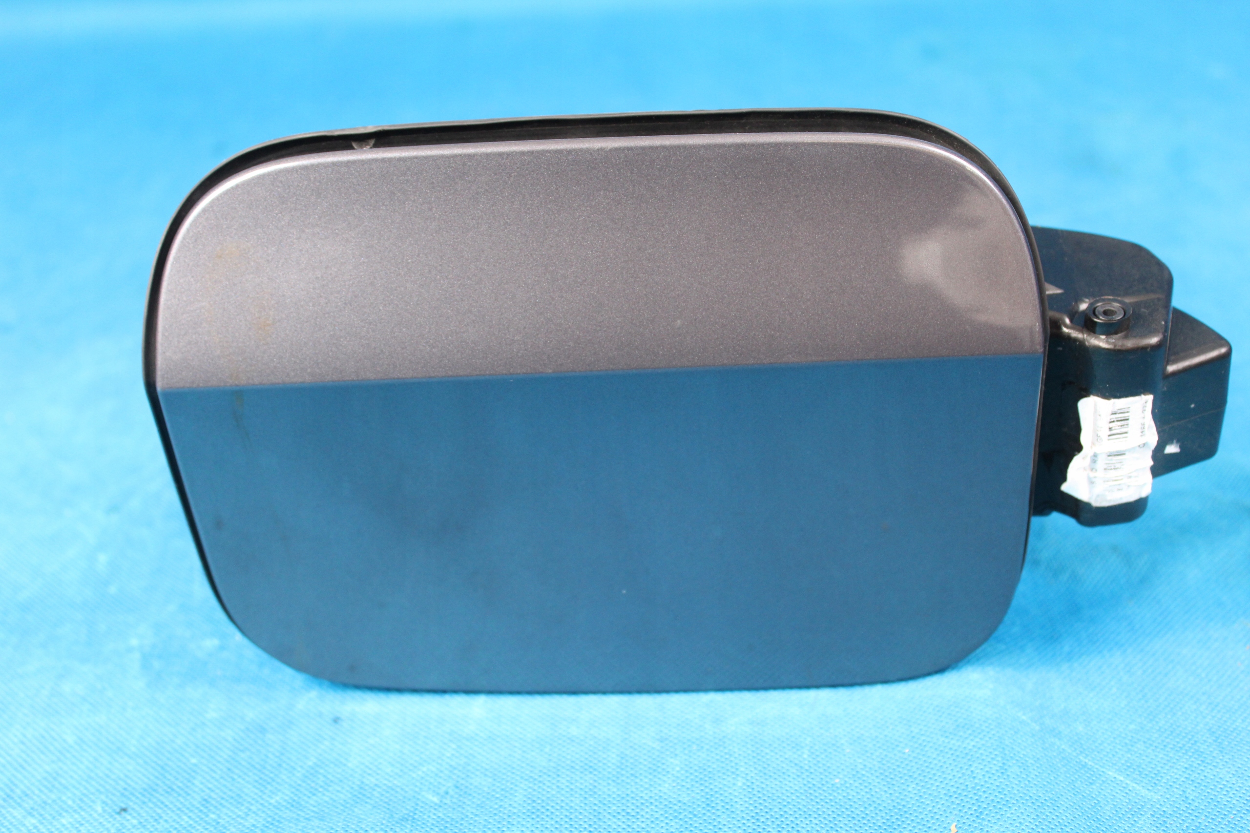 2GC809909 2GC809857 - VW T-ROC КАБРИОЛЕТ КРЫШКА ТОПЛИВНОГО БАКА БЕНЗИН 21R