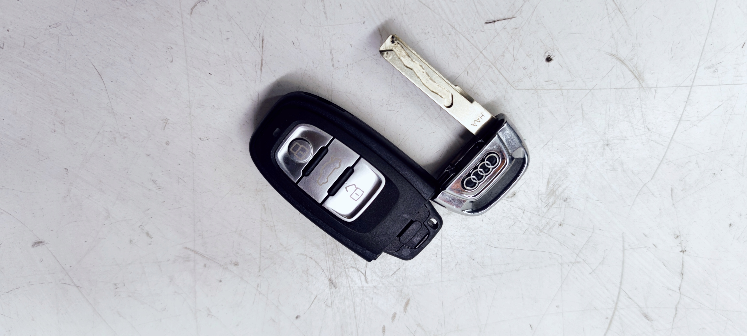 key PILOT AUDI A4 S4 B8 A5 S5 Q5 8T0959754K *2