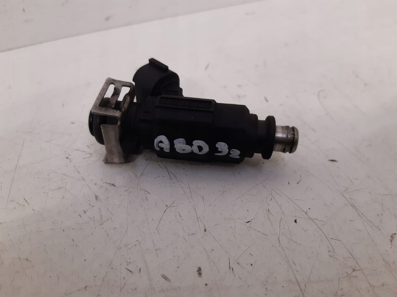 injector Audi A8 D3 3,7 V8