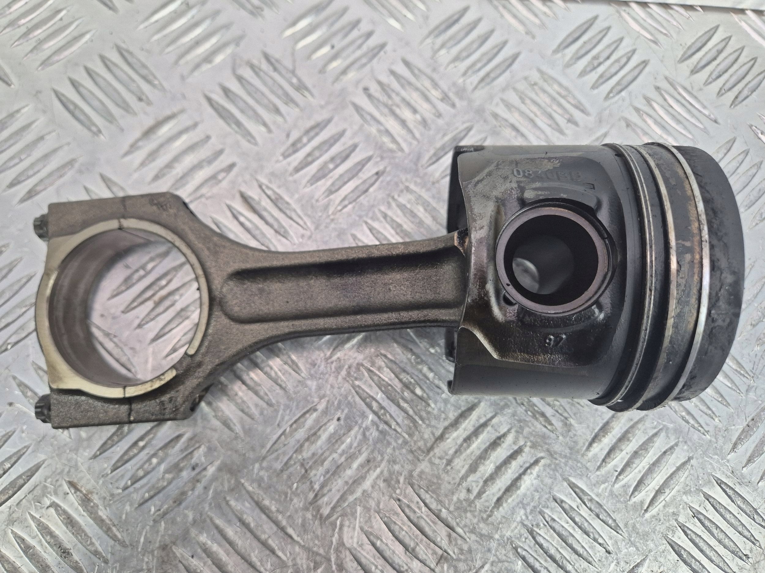 piston avec bielle BMW 3 E90 E91 320d 0840BB N47D20A
