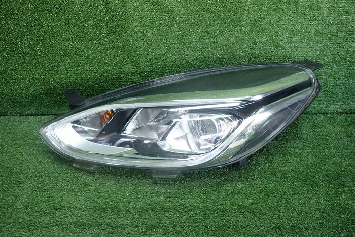 FORD FIESTA MK8 VIII LED 17- reflektor left light left