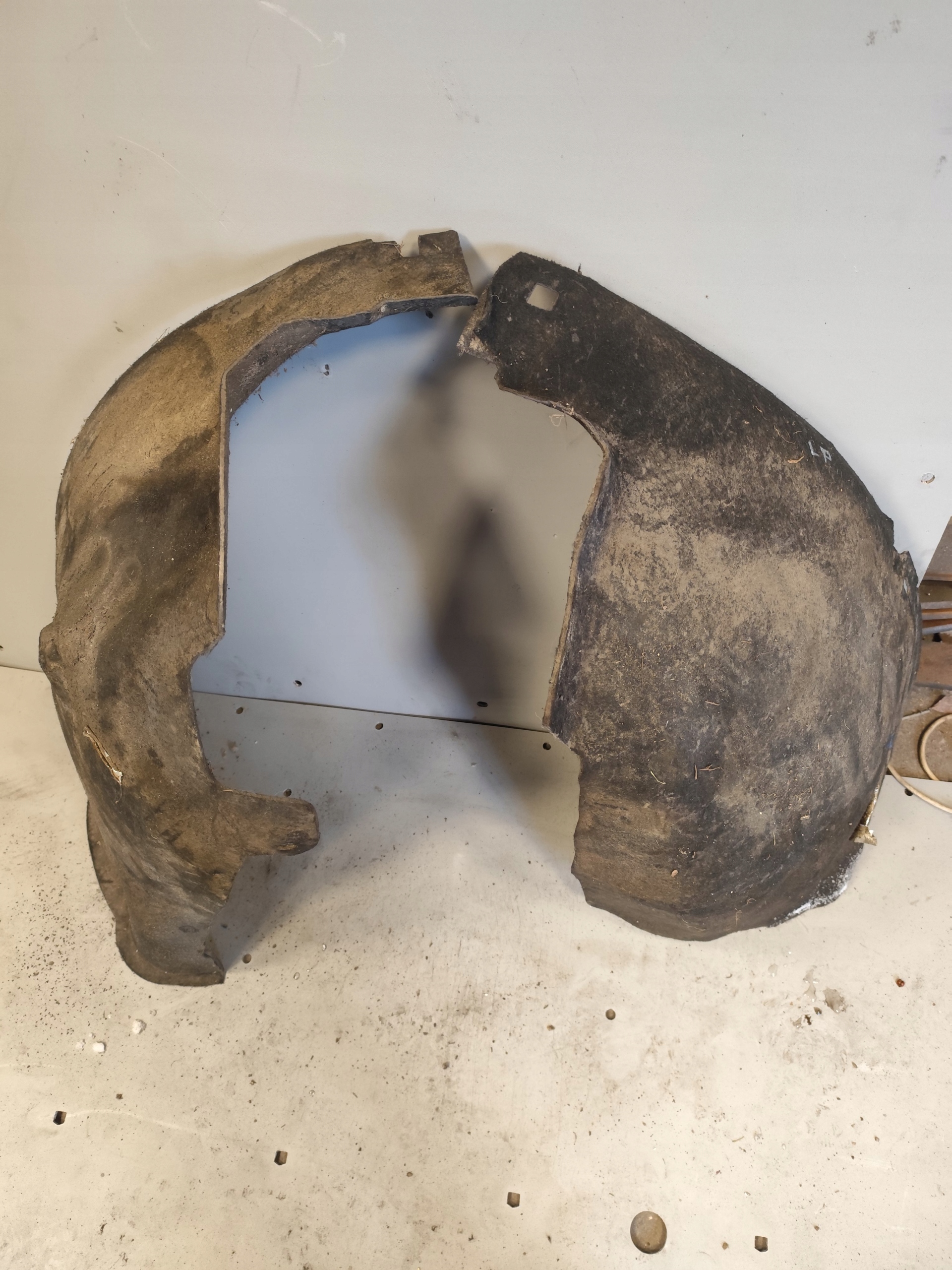 PEUGEOT 508 and LIFT mudguard front left