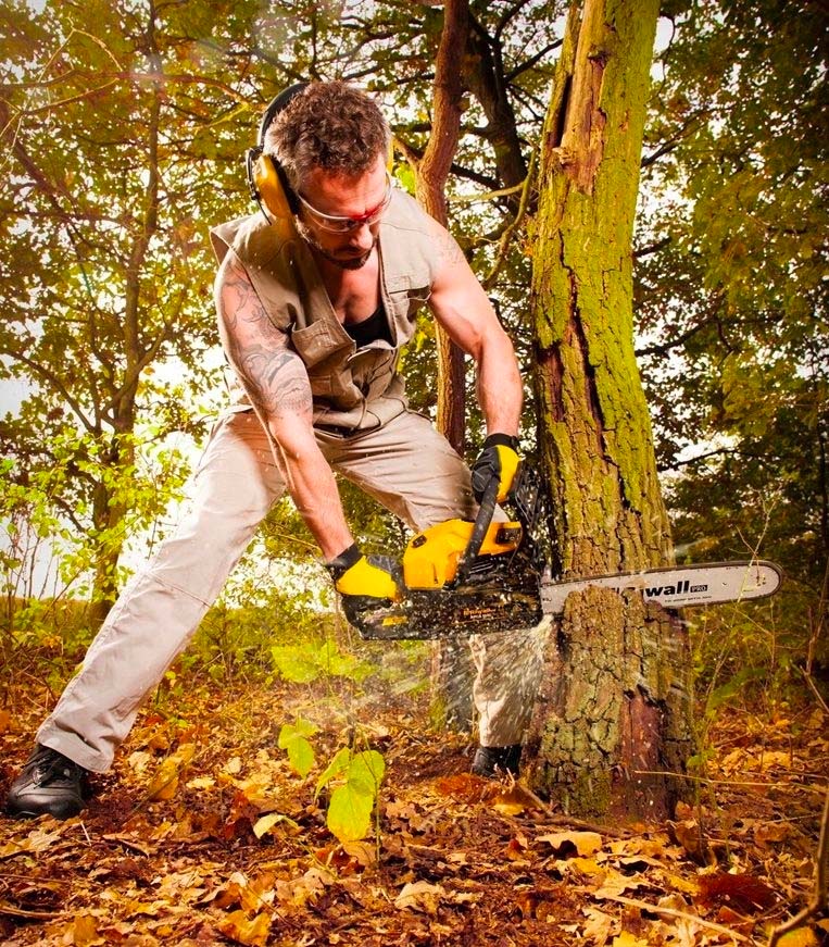 Piła łańcuchowa Spalinowa Riwall MOC 4500 W / 8 KM Seria RIWALL PRO