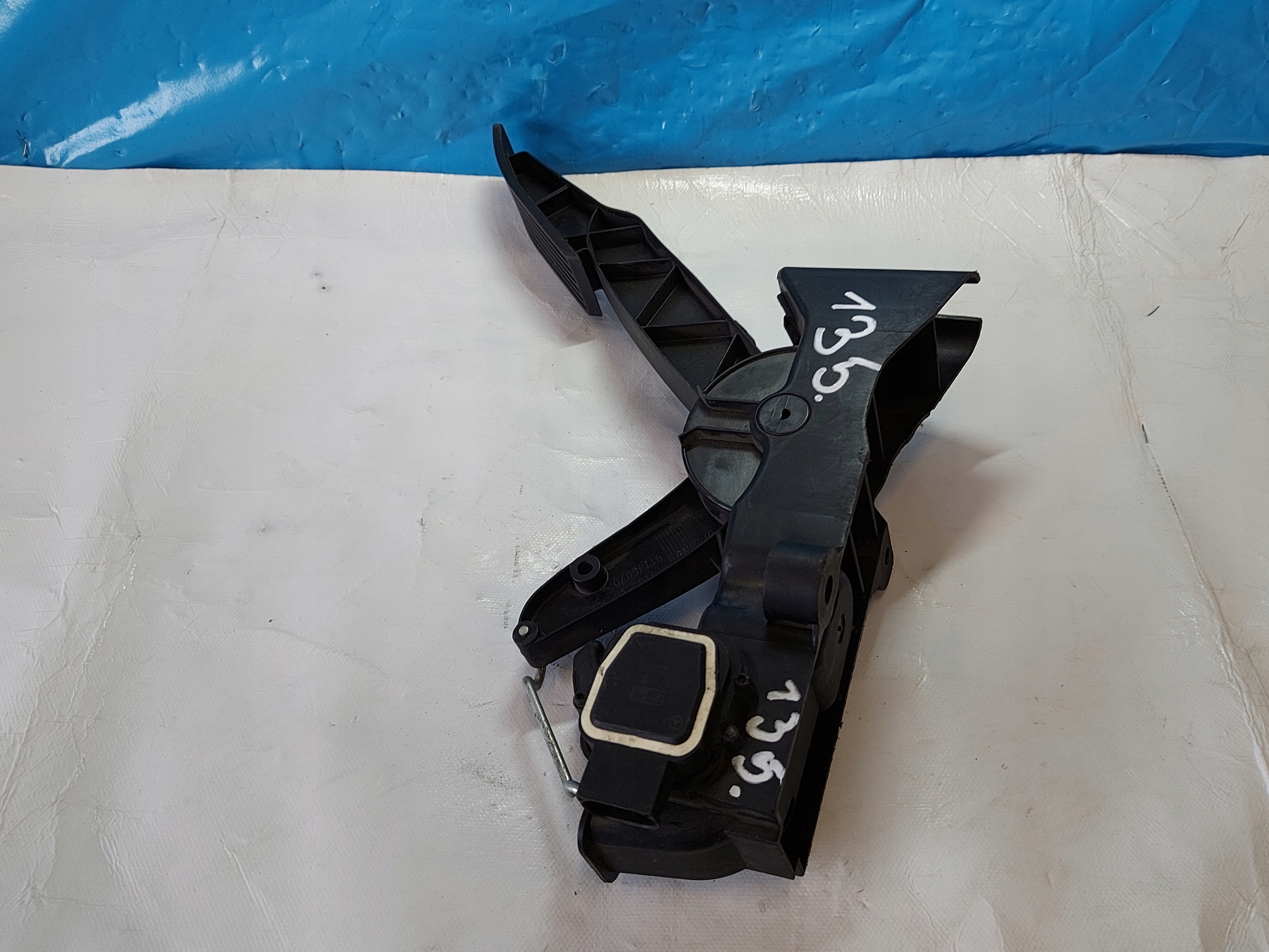 accelerator pedal MERCEDES W169 A1693000304