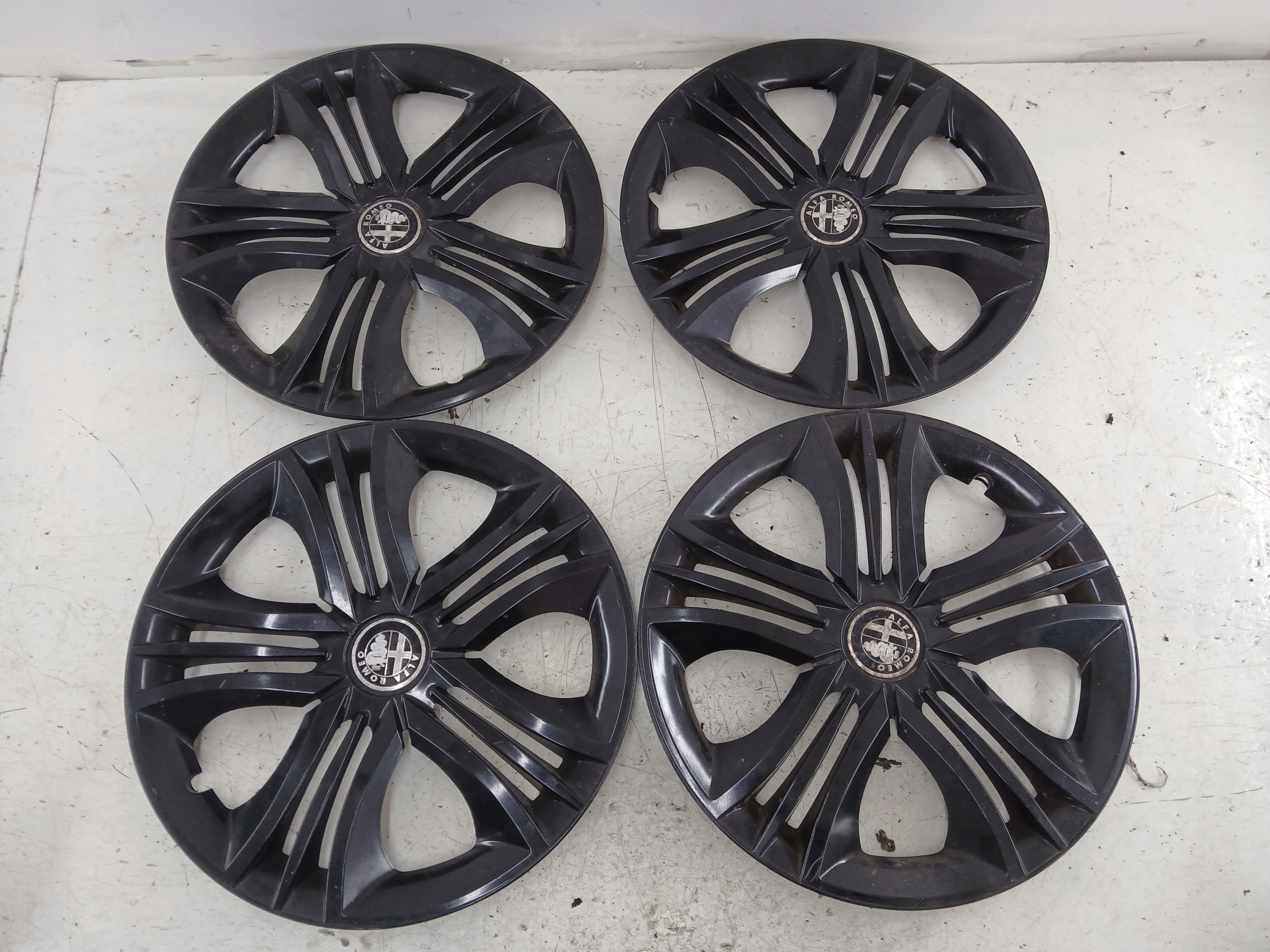 ALFA ROMEO copriruota KOMPLET nero 15 CALI