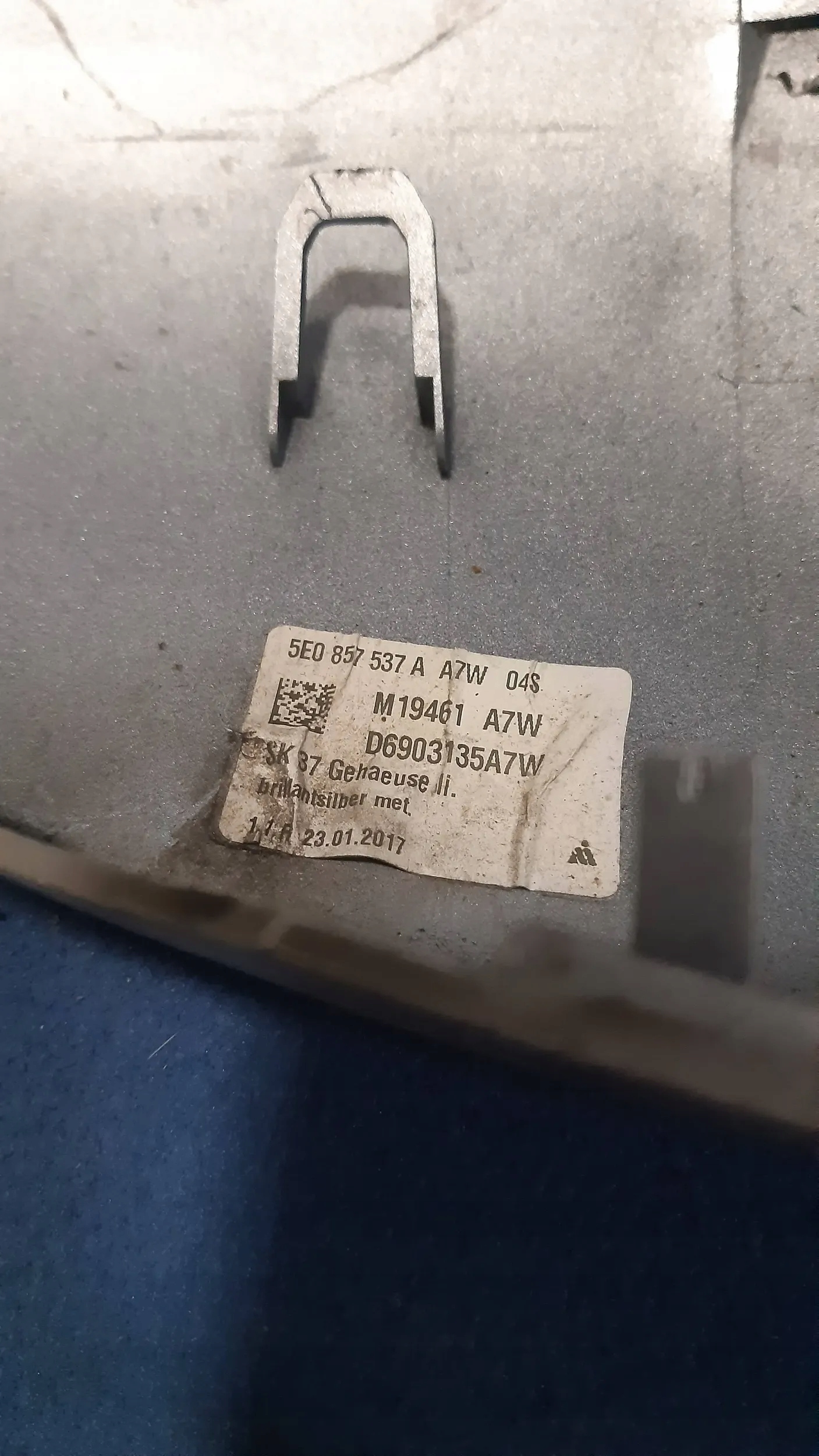 SKODA OCTAVIA III OBUDOWA OSŁONA LUSTERKA LEWA 5E0857537A Typ samochodu Samochody osobowe