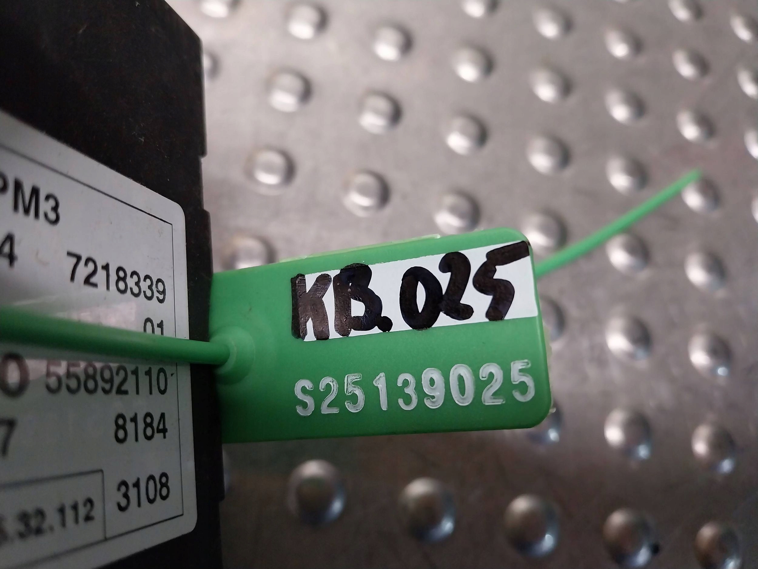 Module Unité de contrôle POMPY Carburant 7163504 BMW E60 E61 E63 E70 E82 E84 E87 E90