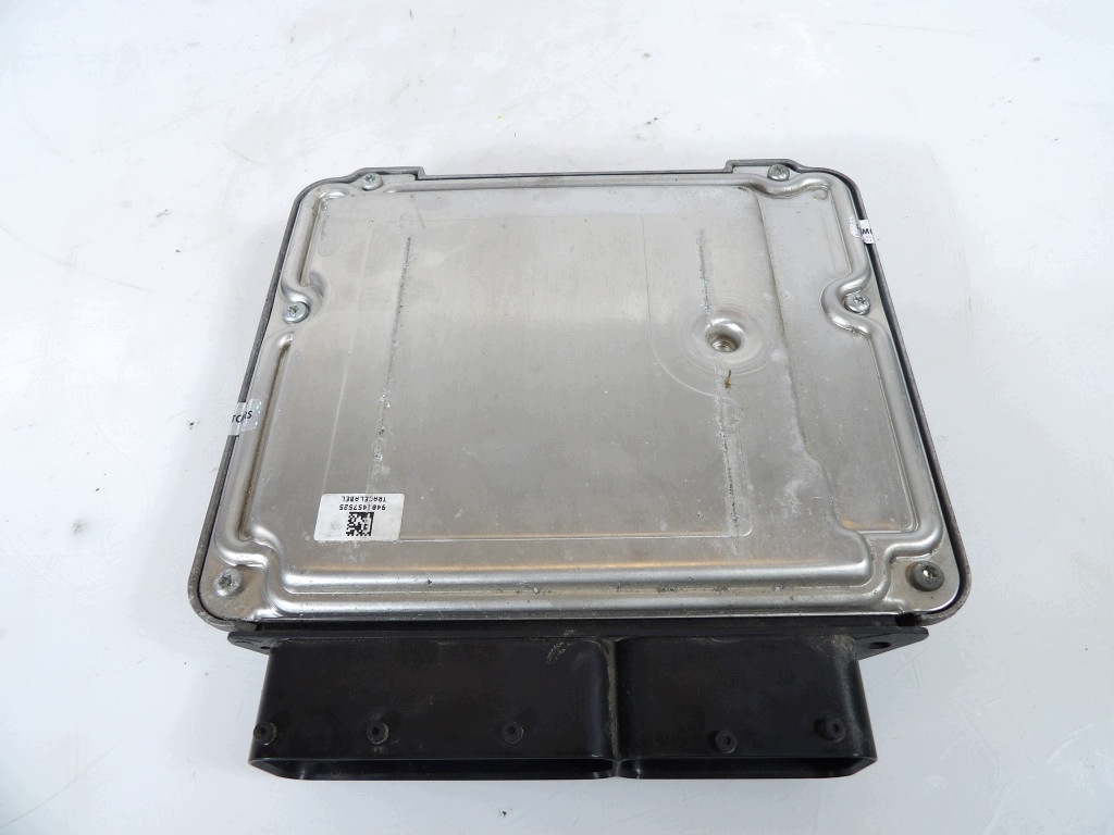 OPEL INSIGNIA A 2.0CDTI control unit of the engine 55574903
