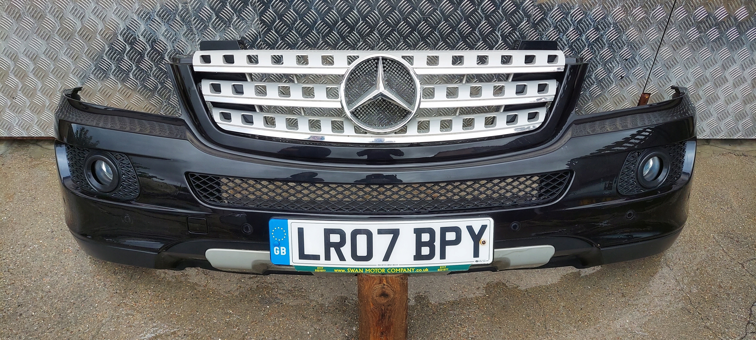 nárazník předek MERCEDES ML W164 LAK: 197
