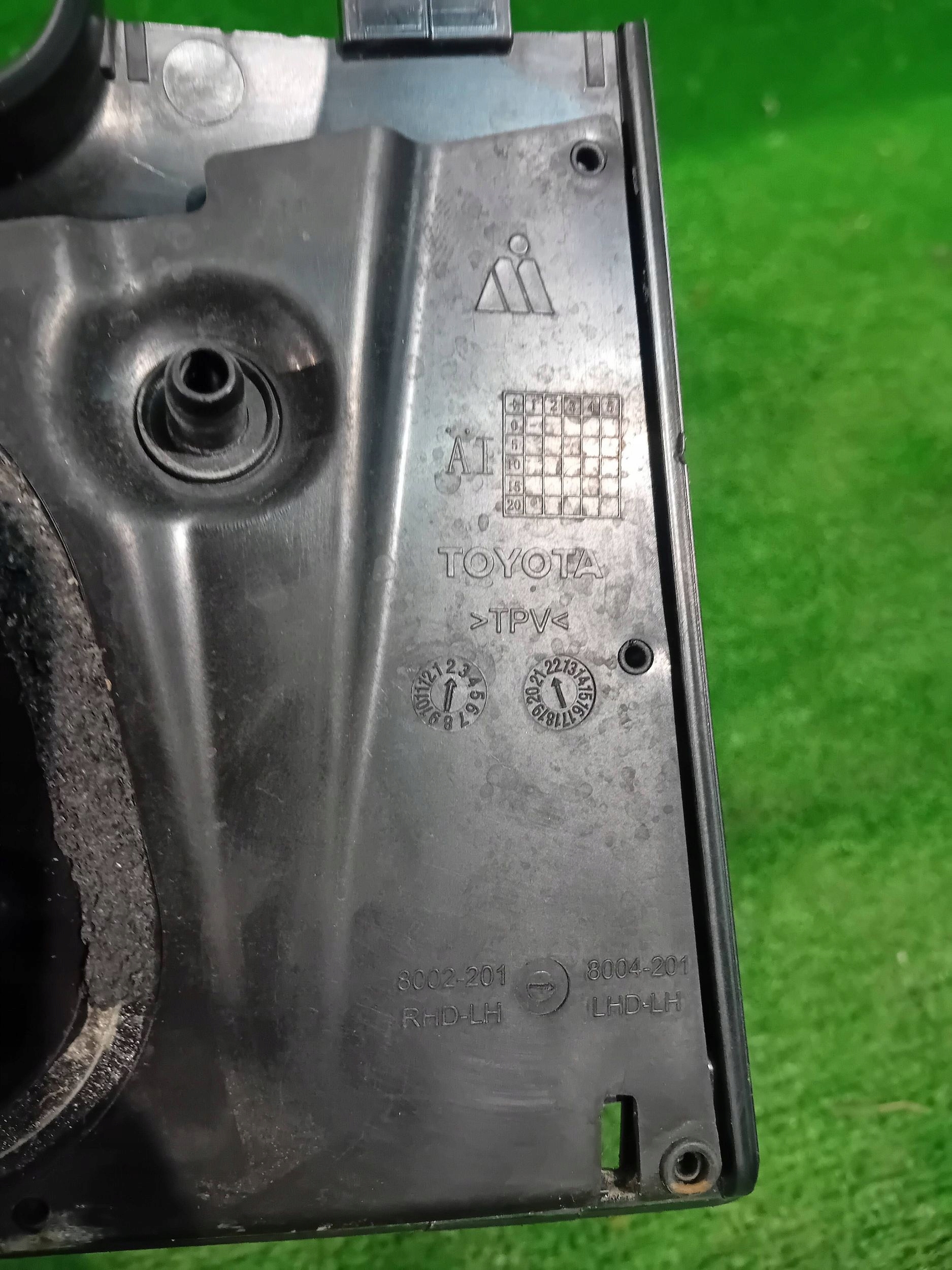 mirror left front TOYOTA YARIS III LIFT 5 PIN NR.02
