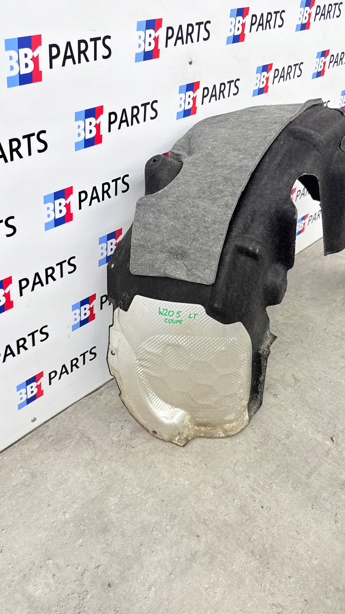 MERCEDES W205 COUPE mudguard left rear part rear. A2056903130