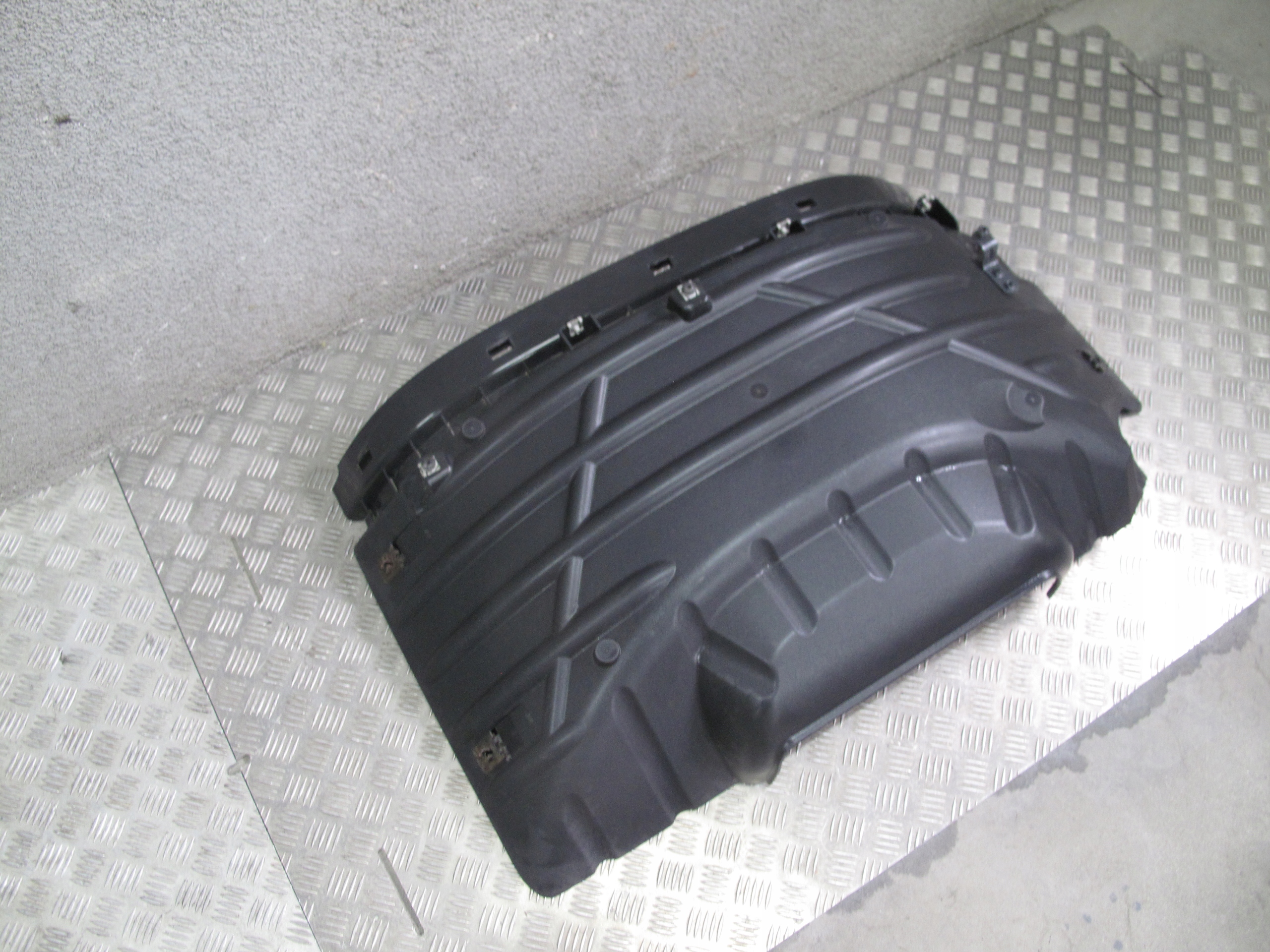 2298041 - КОЛЕСНАЯ АРКА ПОДКАБЕЛЬНОЕ КРЫЛО SCANIA R S