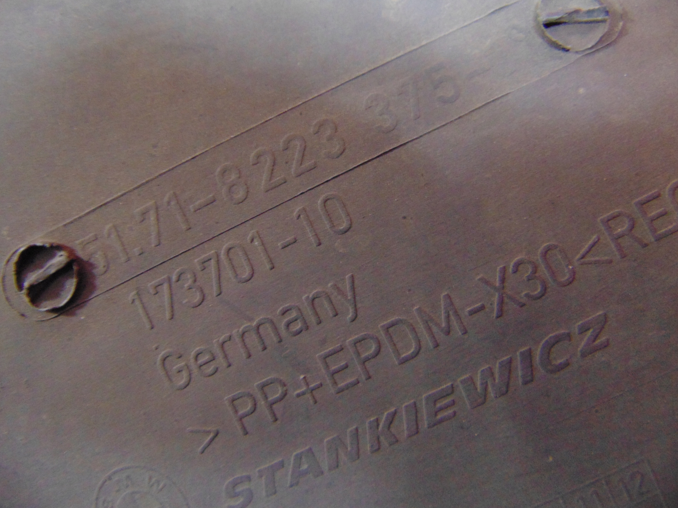 BMW 7 E65 E66 mudguard left front front 8223375