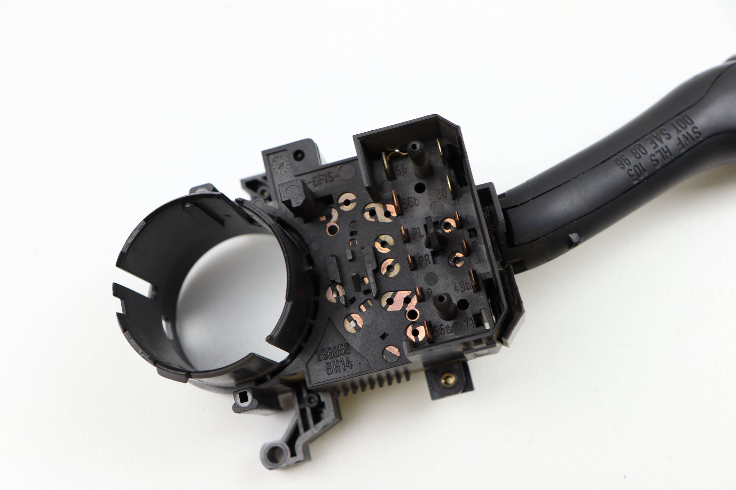 VW PASSAT B5 GOLF IV BORA Bouton Indicateurs de direction MANETKA 8L0953513G