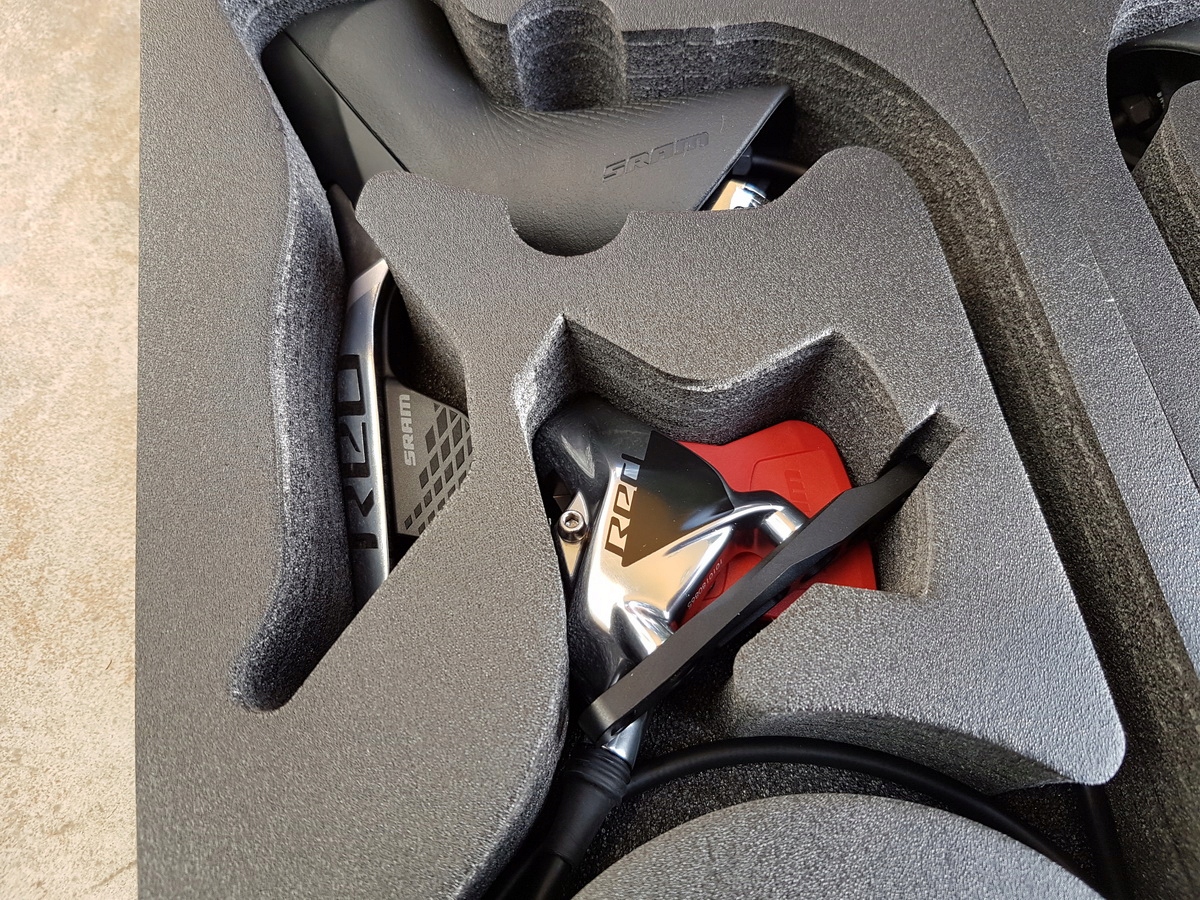 HAMULCE: klamkomanetki 2x12speed SRAM RED eTap AXS HRD + zaciski Marka Sram