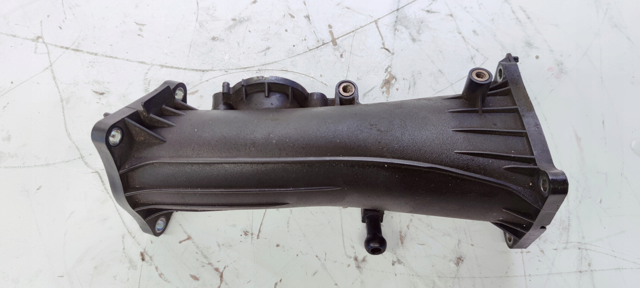 pipe of intake AUDI A6 A8 059145762AB