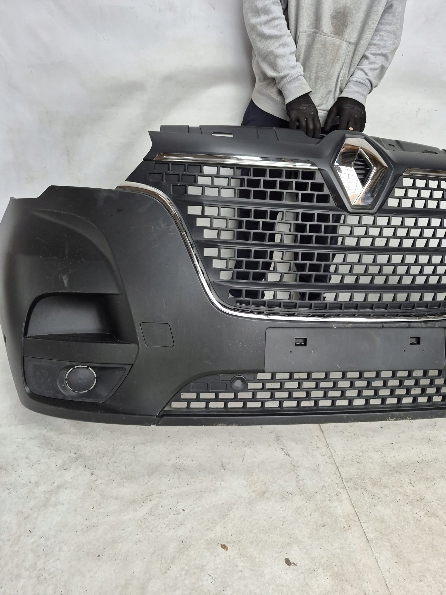 RENAULT MASTER III LIFT 19- bumper front front PDC 620228205R