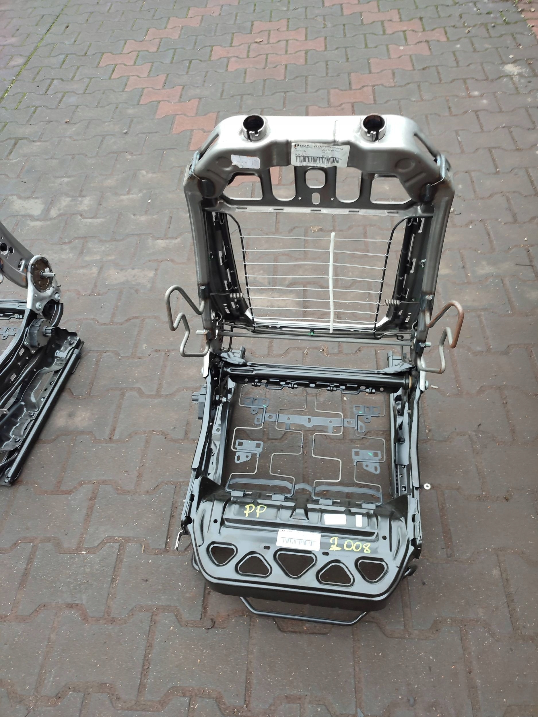 Peugeot 2008 and 2018 front side right support seat